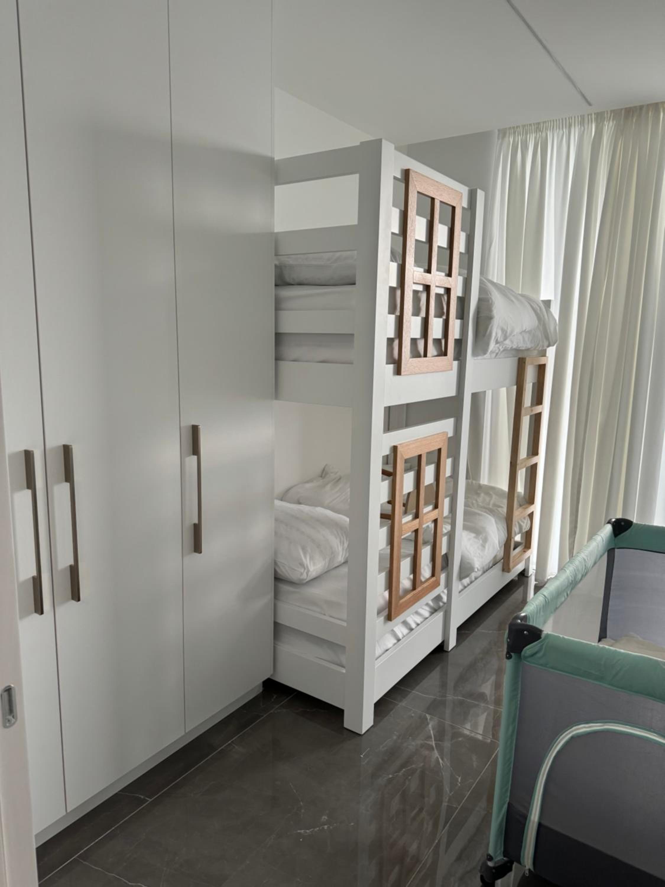 BL Apartment newly built 30m from beach
