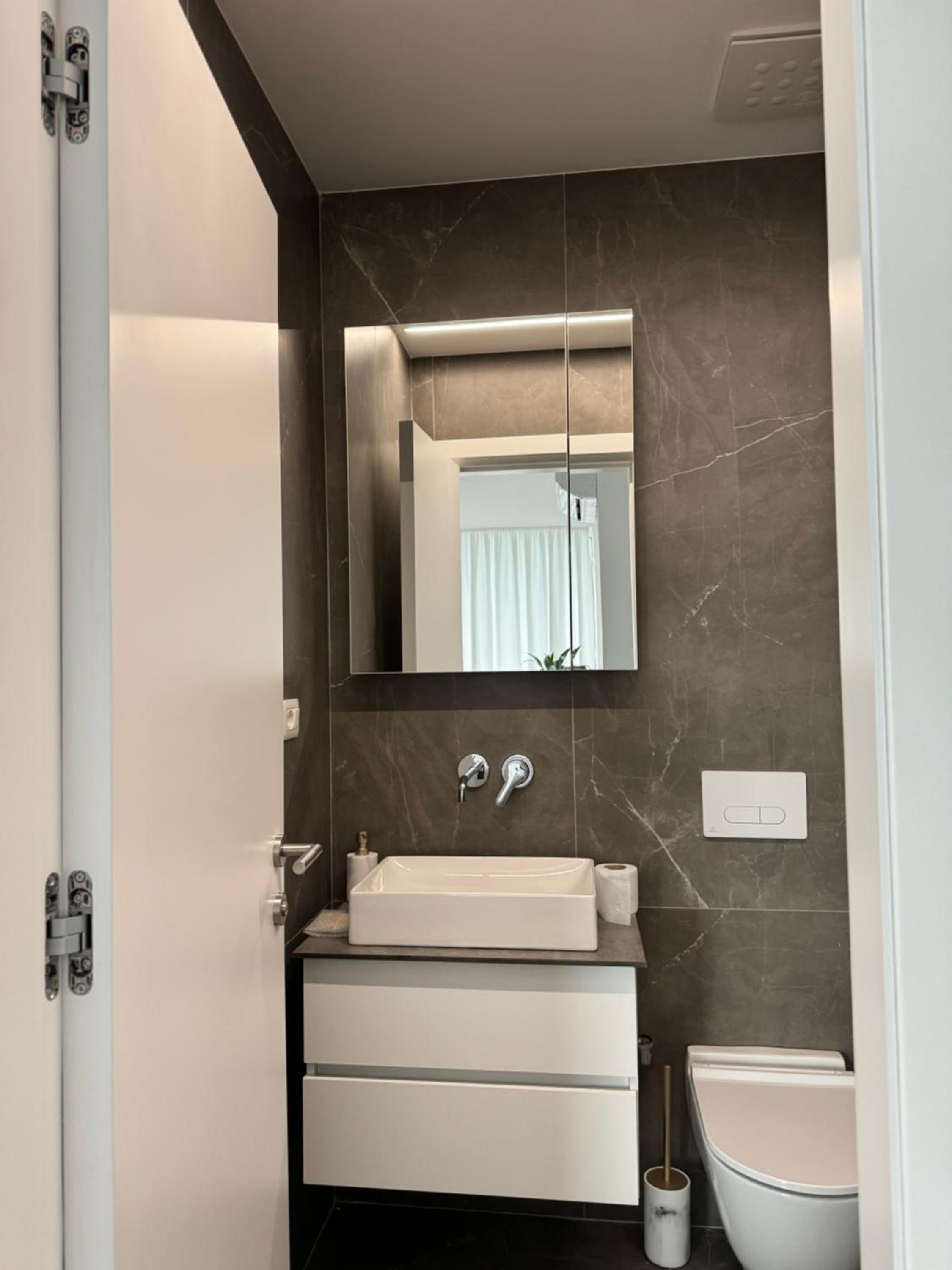 BL Apartment newly built 30m from beach