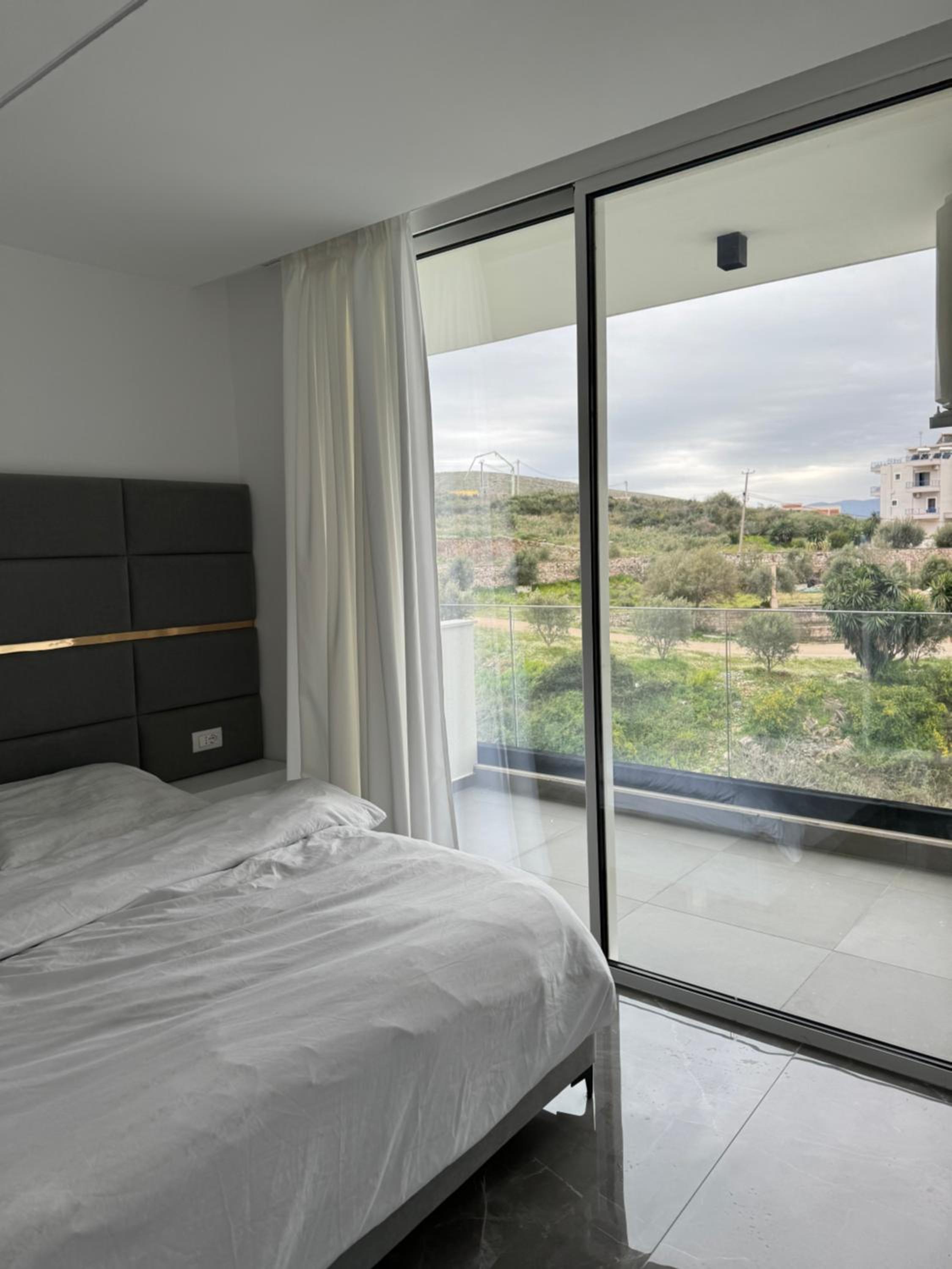 BL Apartment newly built 30m from beach