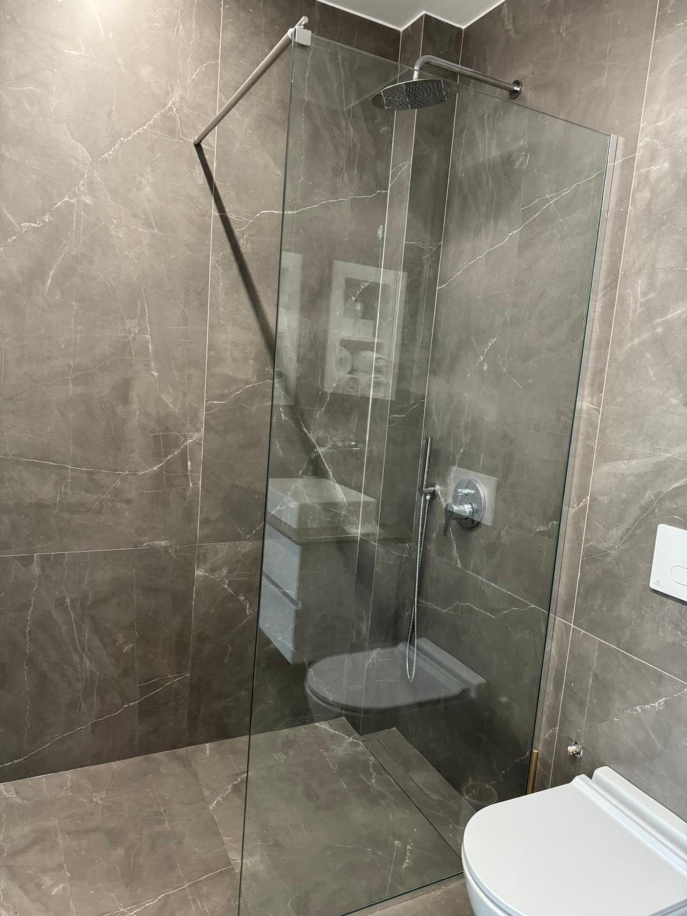 BL Apartment newly built 30m from beach