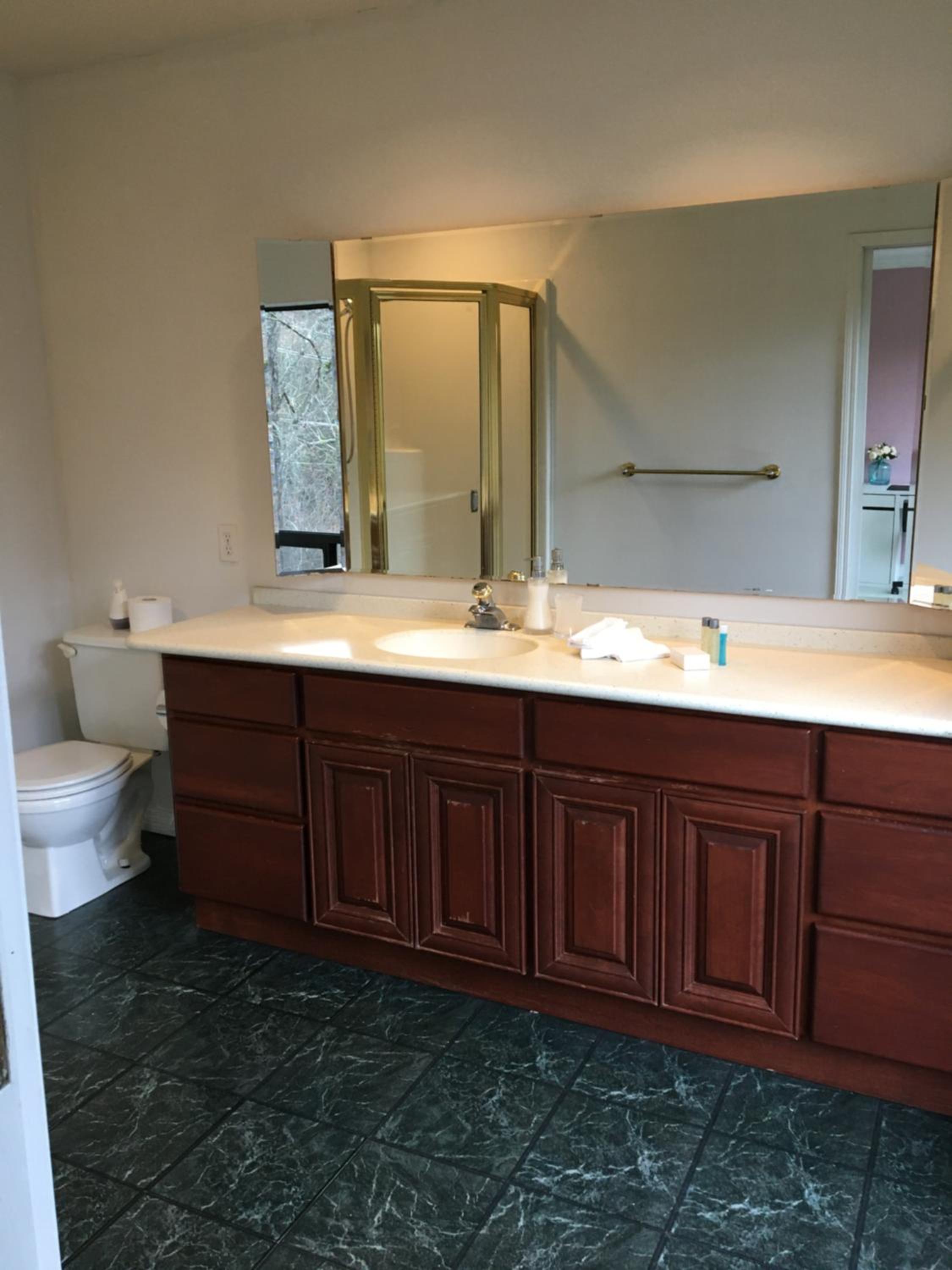Creekside City Center suite