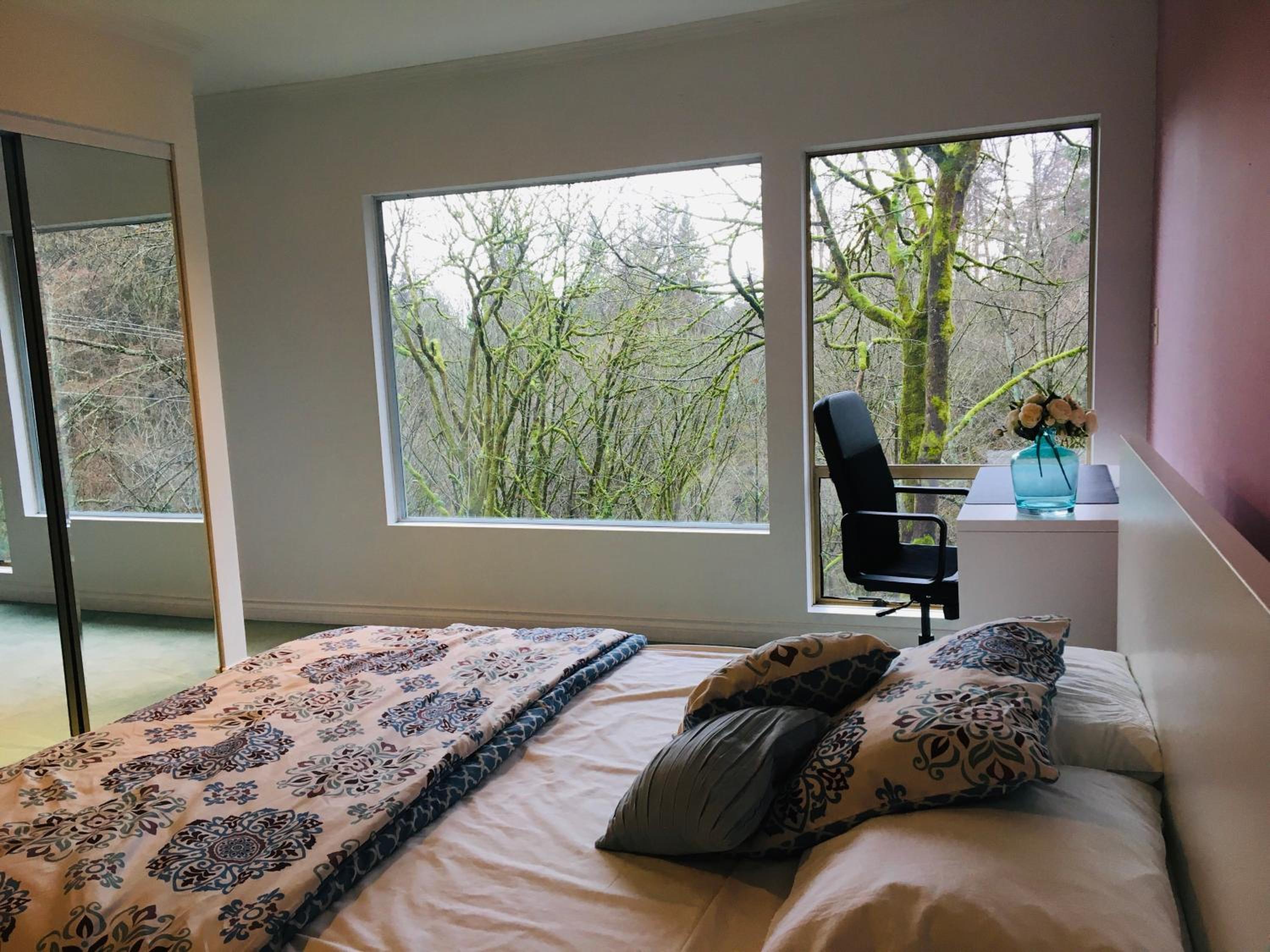 Creekside City Center suite
