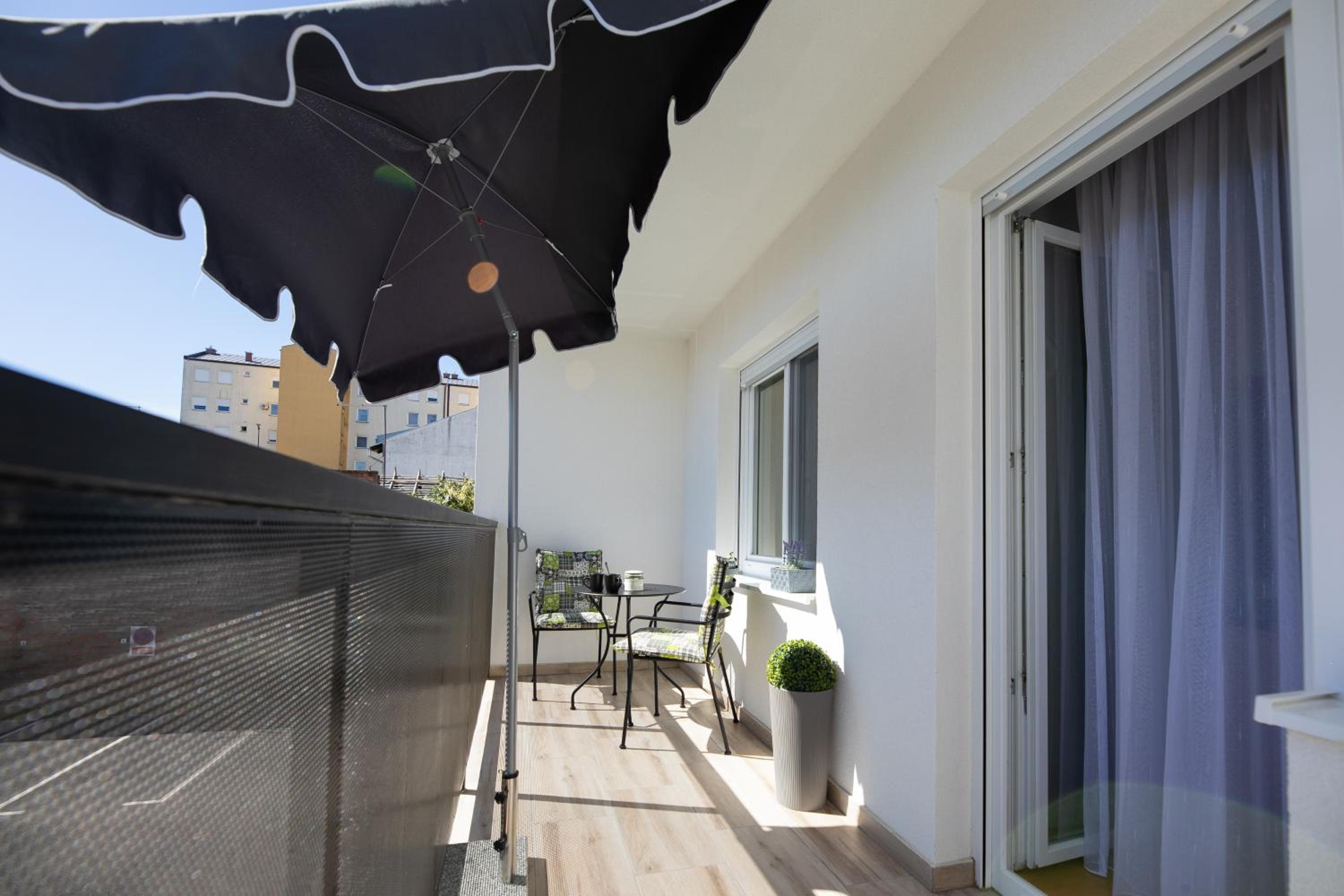 Apartman IVANA - private parking
