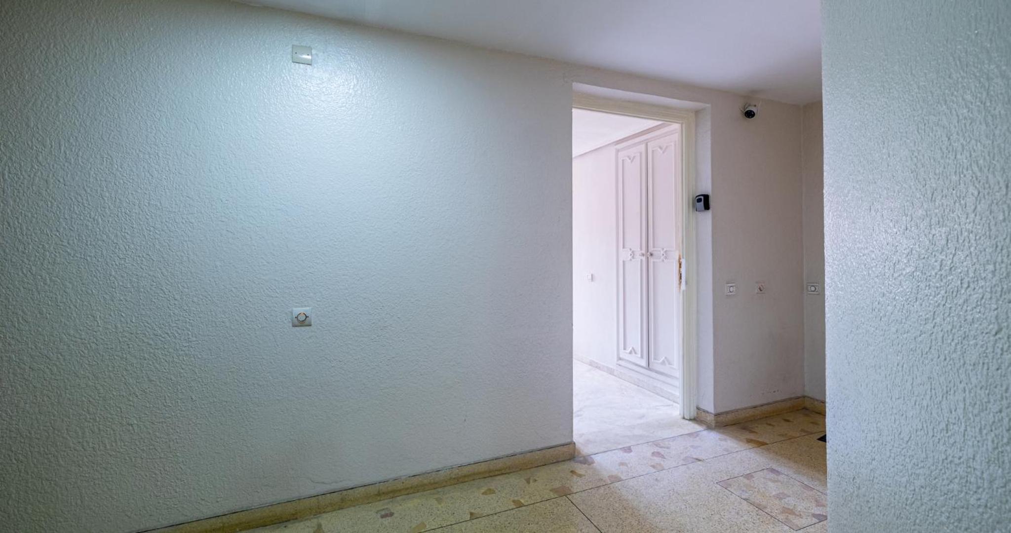 Charming 2-Bed Oasis Pool View view 4