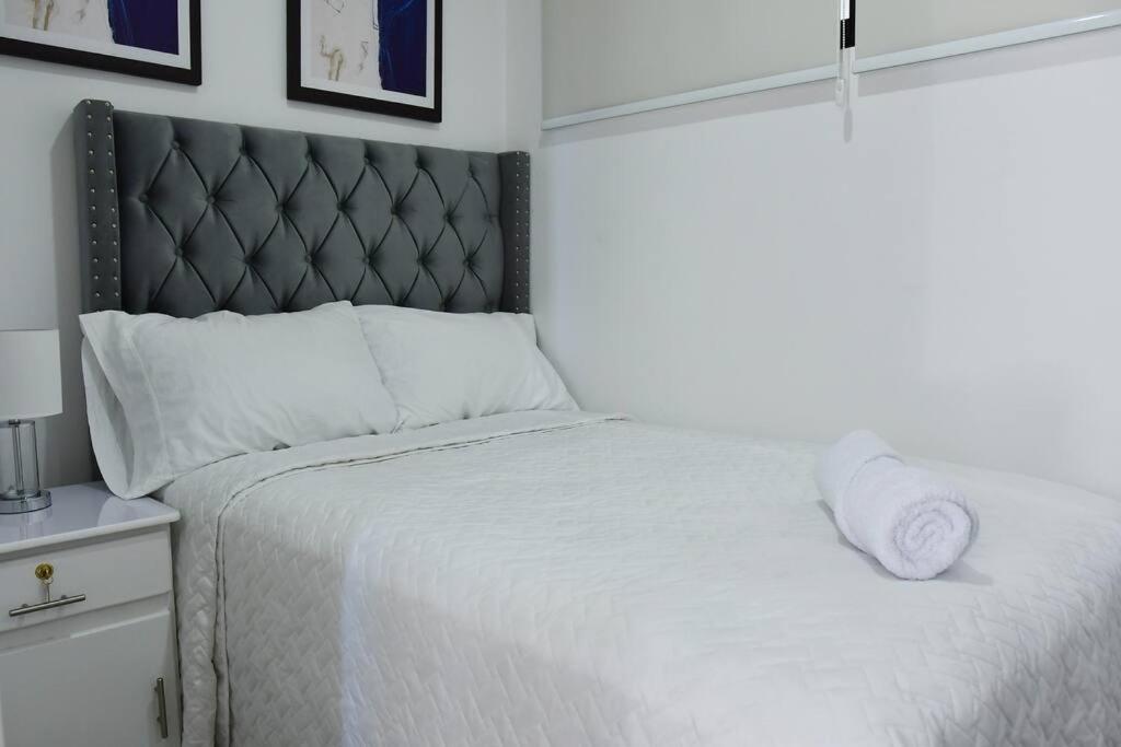 Modern Apartment in Downtown. A/C+ Wifi! view 4