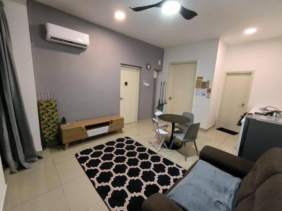 NEW : JALAN Ampang Cosy Staycation.15min Drive to KLCC/PAVILLION