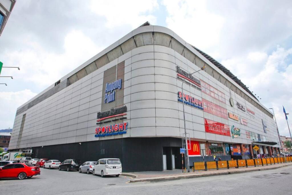NEW : JALAN Ampang Cosy Staycation.15min Drive to KLCC/PAVILLION