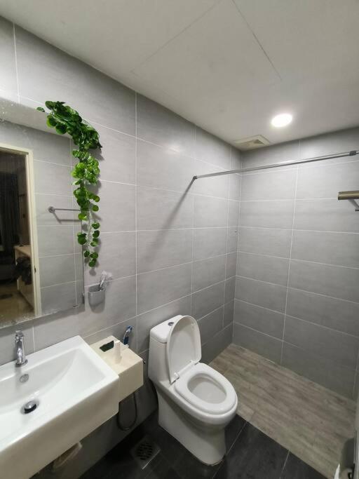 NEW : JALAN Ampang Cosy Staycation.15min Drive to KLCC/PAVILLION