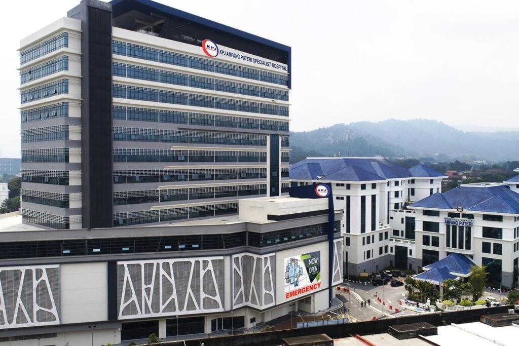 NEW : JALAN Ampang Cosy Staycation.15min Drive to KLCC/PAVILLION