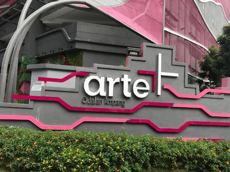 NEW : JALAN Ampang Cosy Staycation.15min Drive to KLCC/PAVILLION