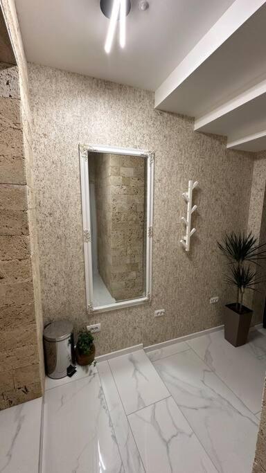 Apartman Little garden near Airport