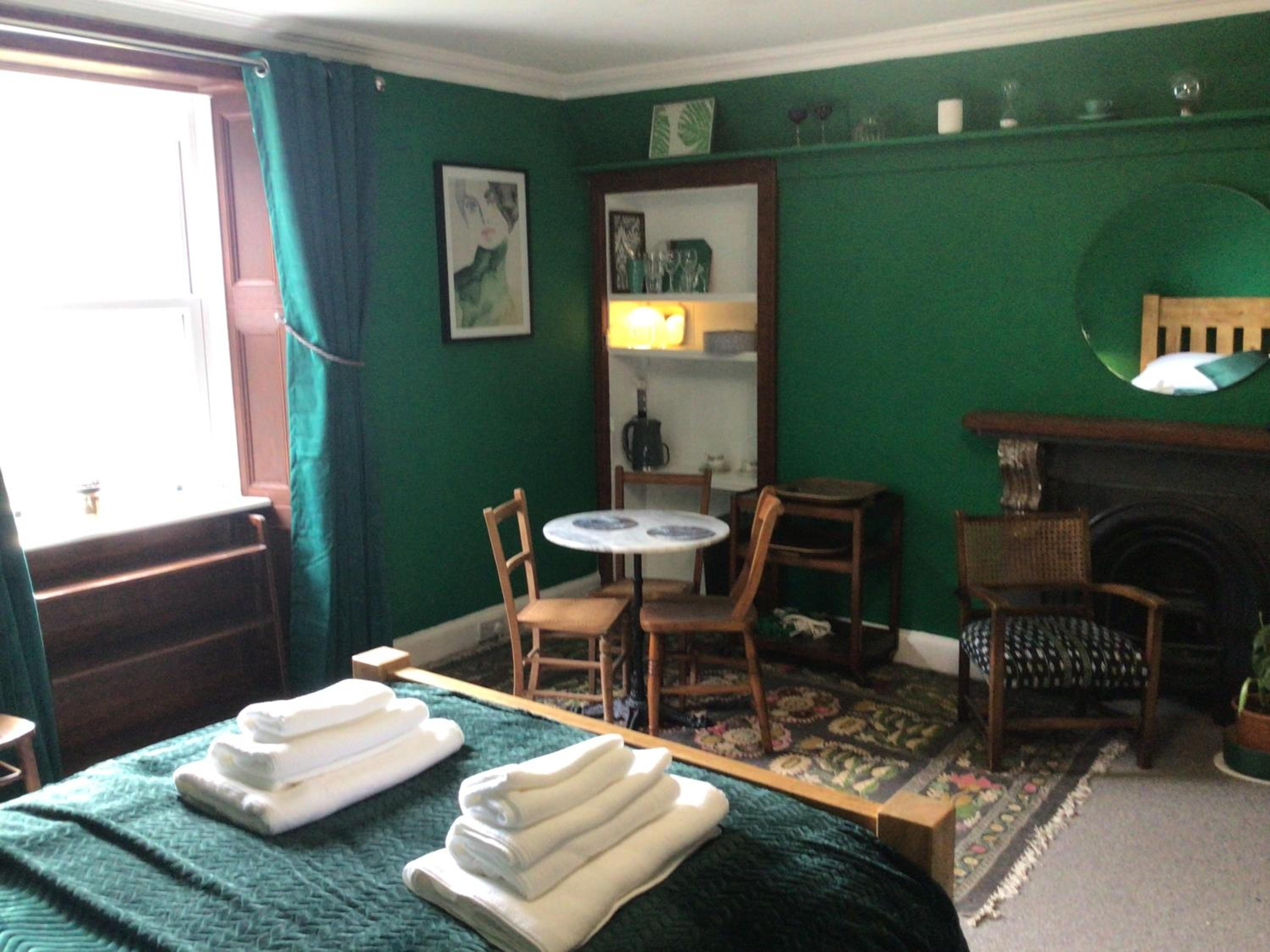 Hotel Mansefield Rooms - Image 1