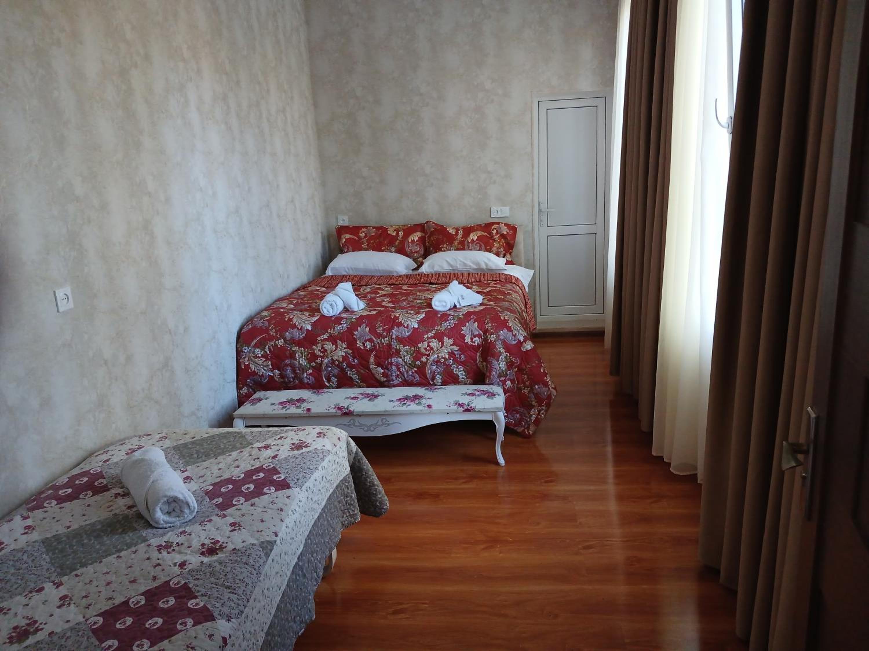 Guest house Nano view 3