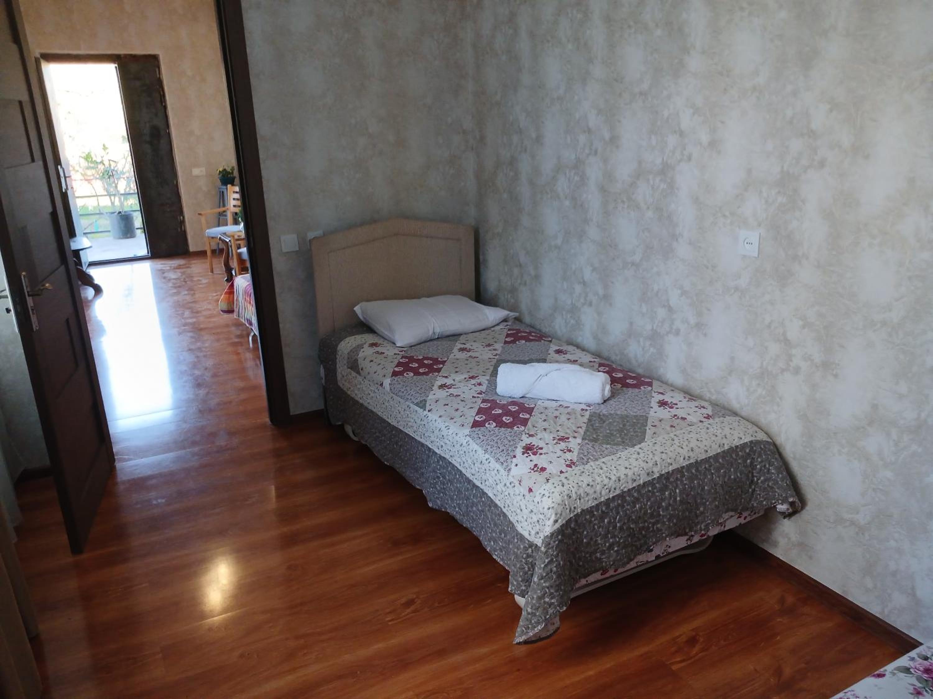 Guest house Nano view 4