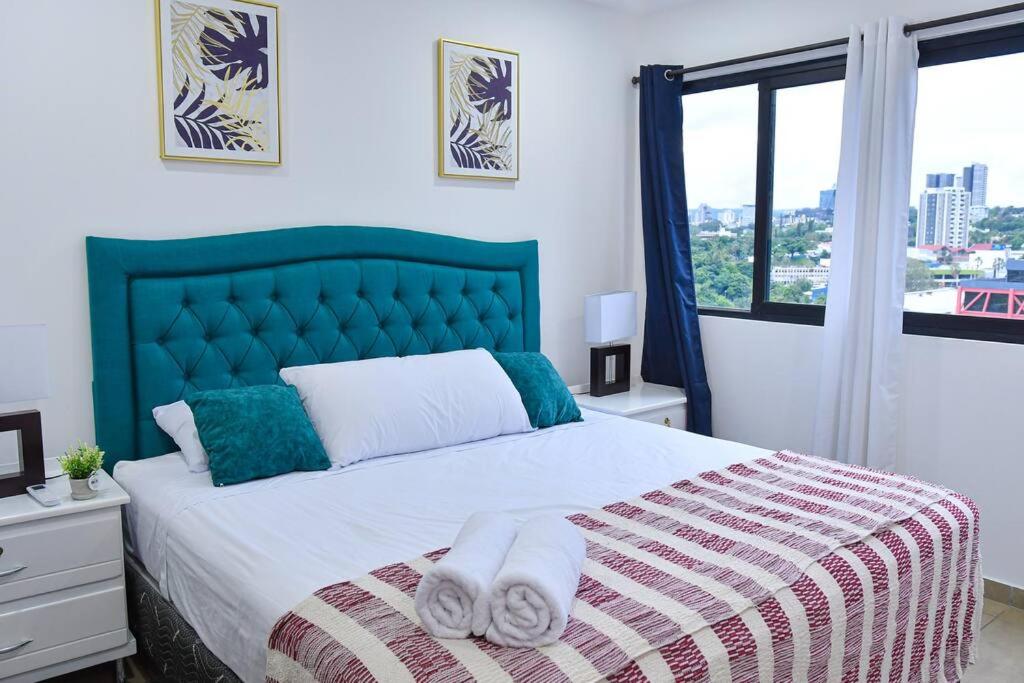 The Downtown Apartment - 3 A/C bedroom + WiFi