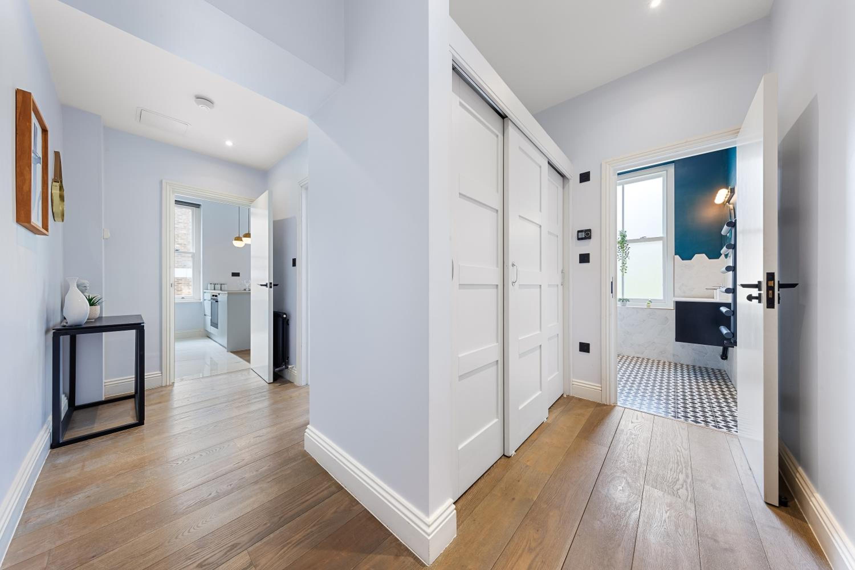 Stunning 1 bedroom in Westminster with AC sleeps 4