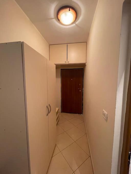 Jurxhen Durress Apartment 1 minute walking from sea