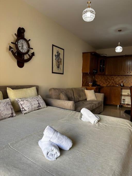 Jurxhen Durress Apartment 1 minute walking from sea