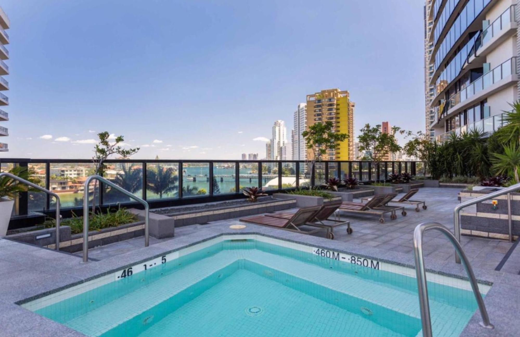 Deluxe 1BR Couple & Family Ocean Apartment, Circle on Cavill, Surfers Paradise