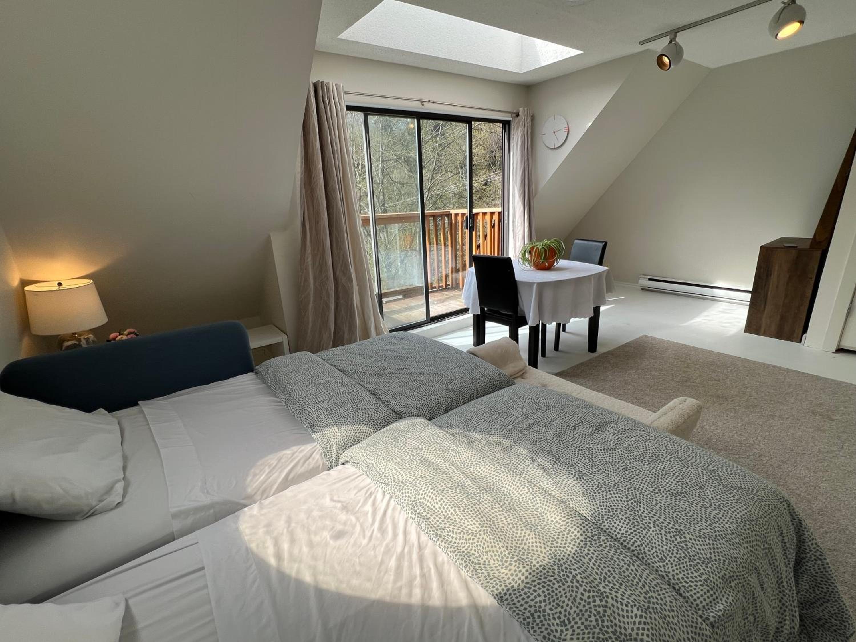 Creekside City Center suite