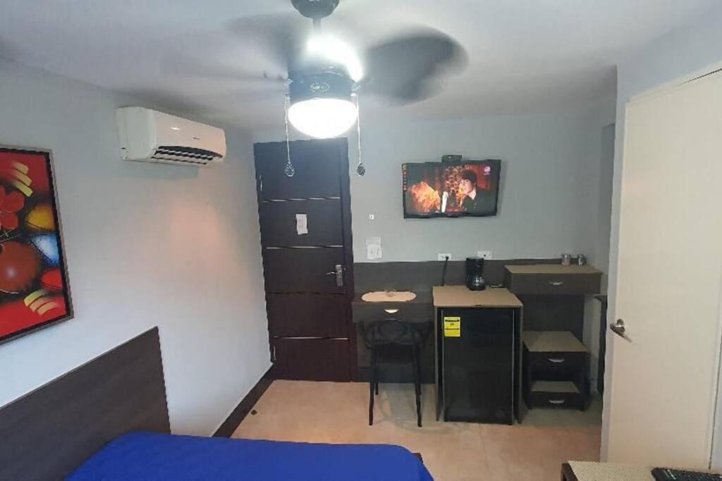 R.1106 Estudio céntrico, funcional, tipo ejecutivo. view 4