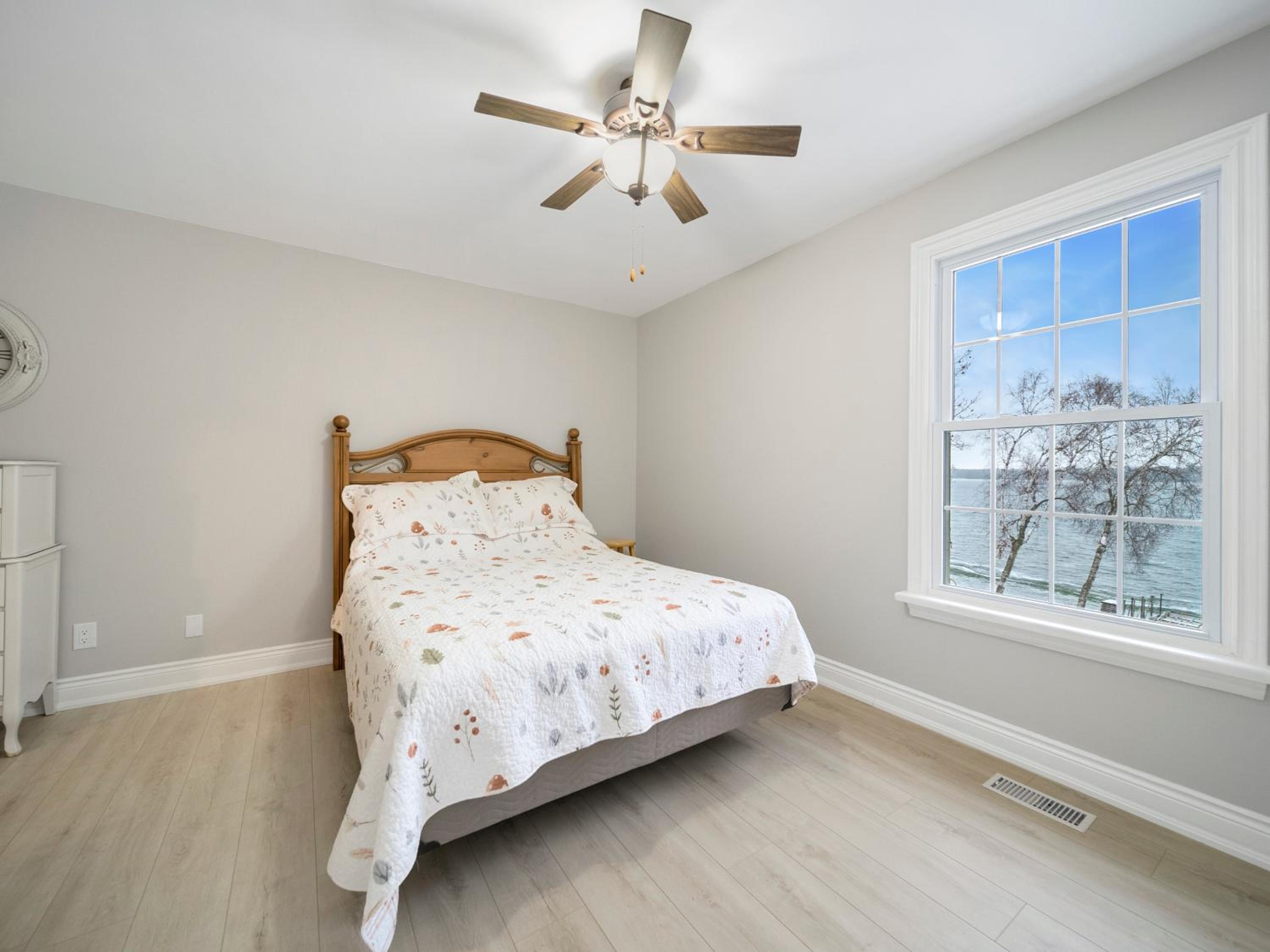 The Captains Lake House - Image 4