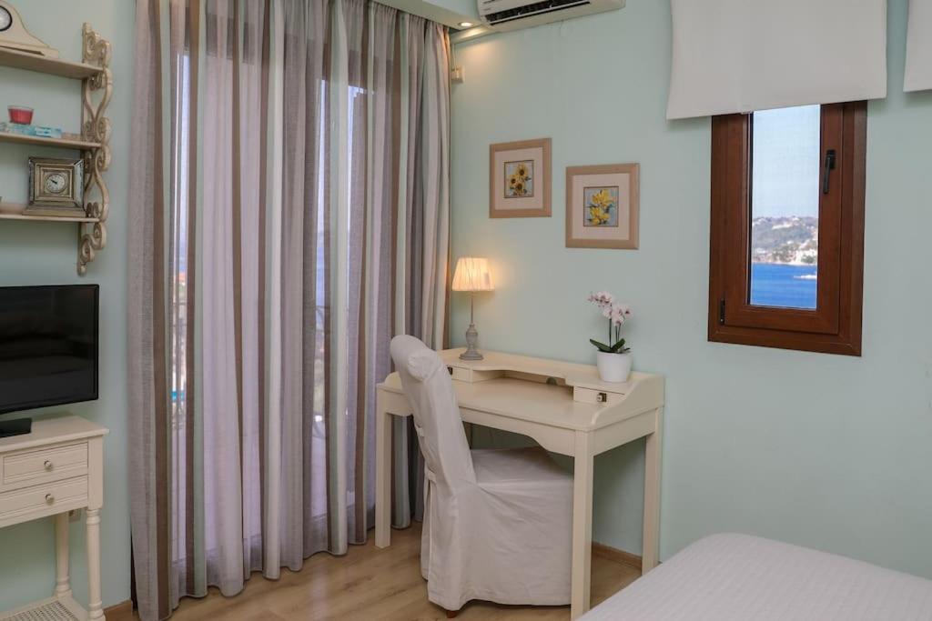 Skiathos Beach Villa Aphrodite