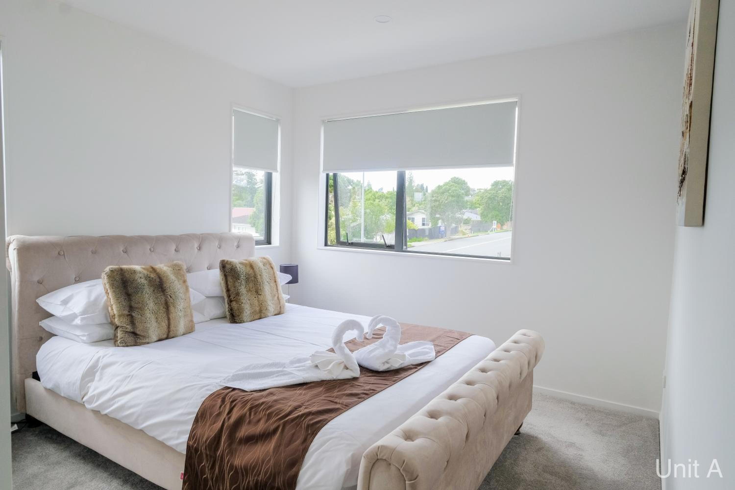 Modern Howick Town House Fibre WiFi Netflix photo 4