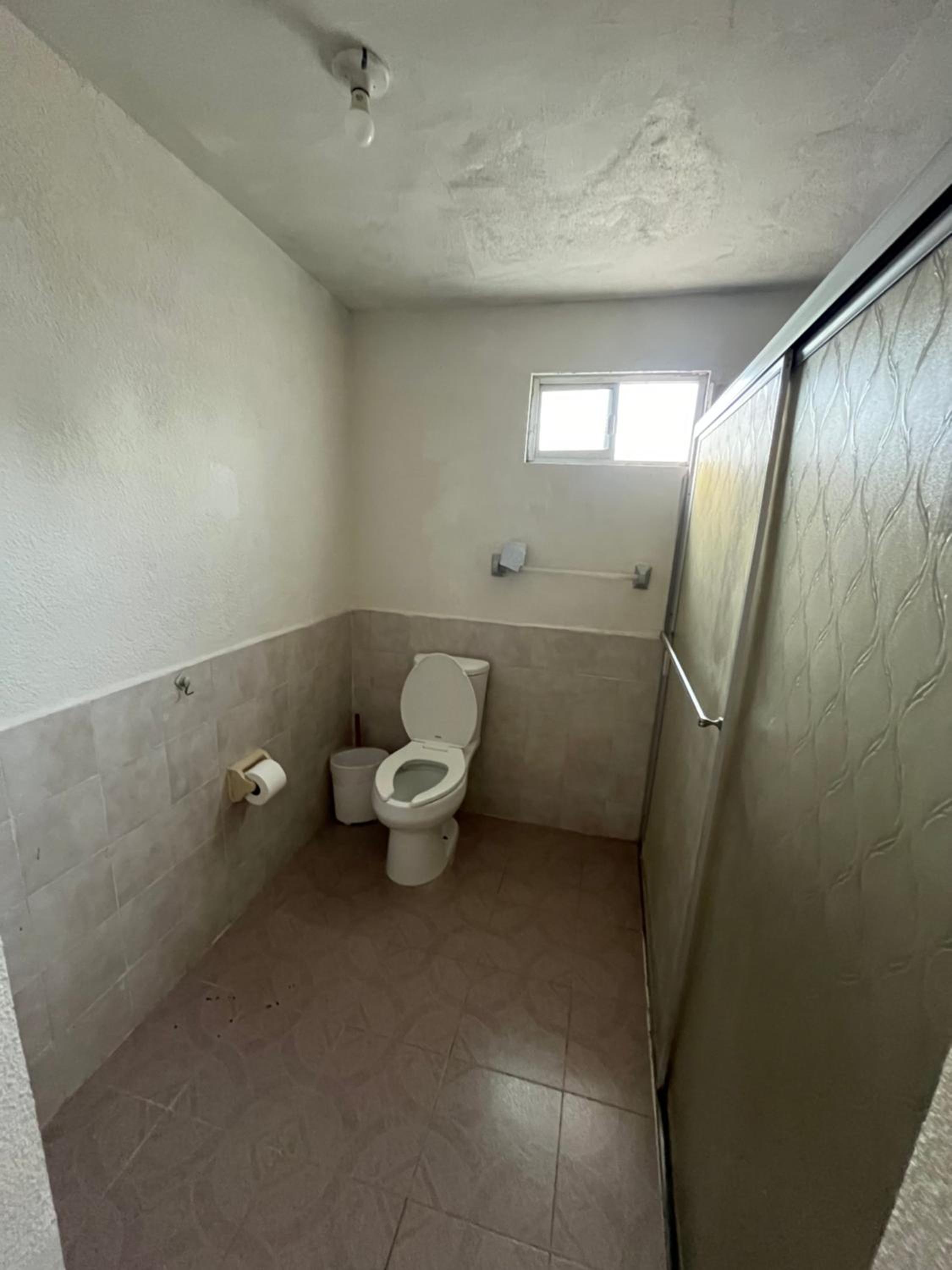 Casa grande y centrica, 3 cuartos y 2 baños view 3