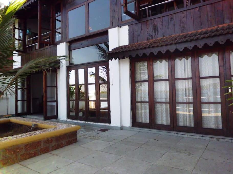 WOODEN CHALET ON THE RIVER BANKS
