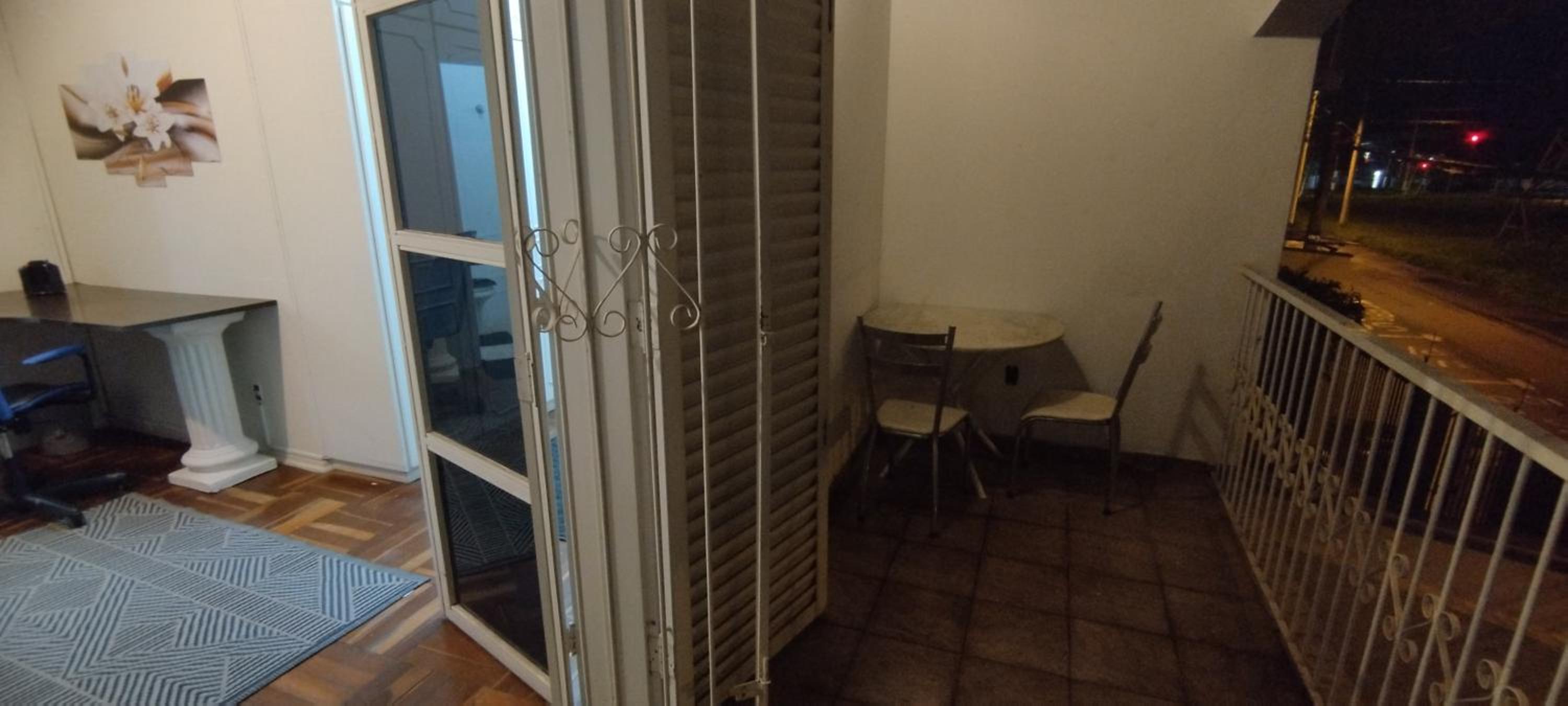 Suíte luxo com sacada mobiliada Q1