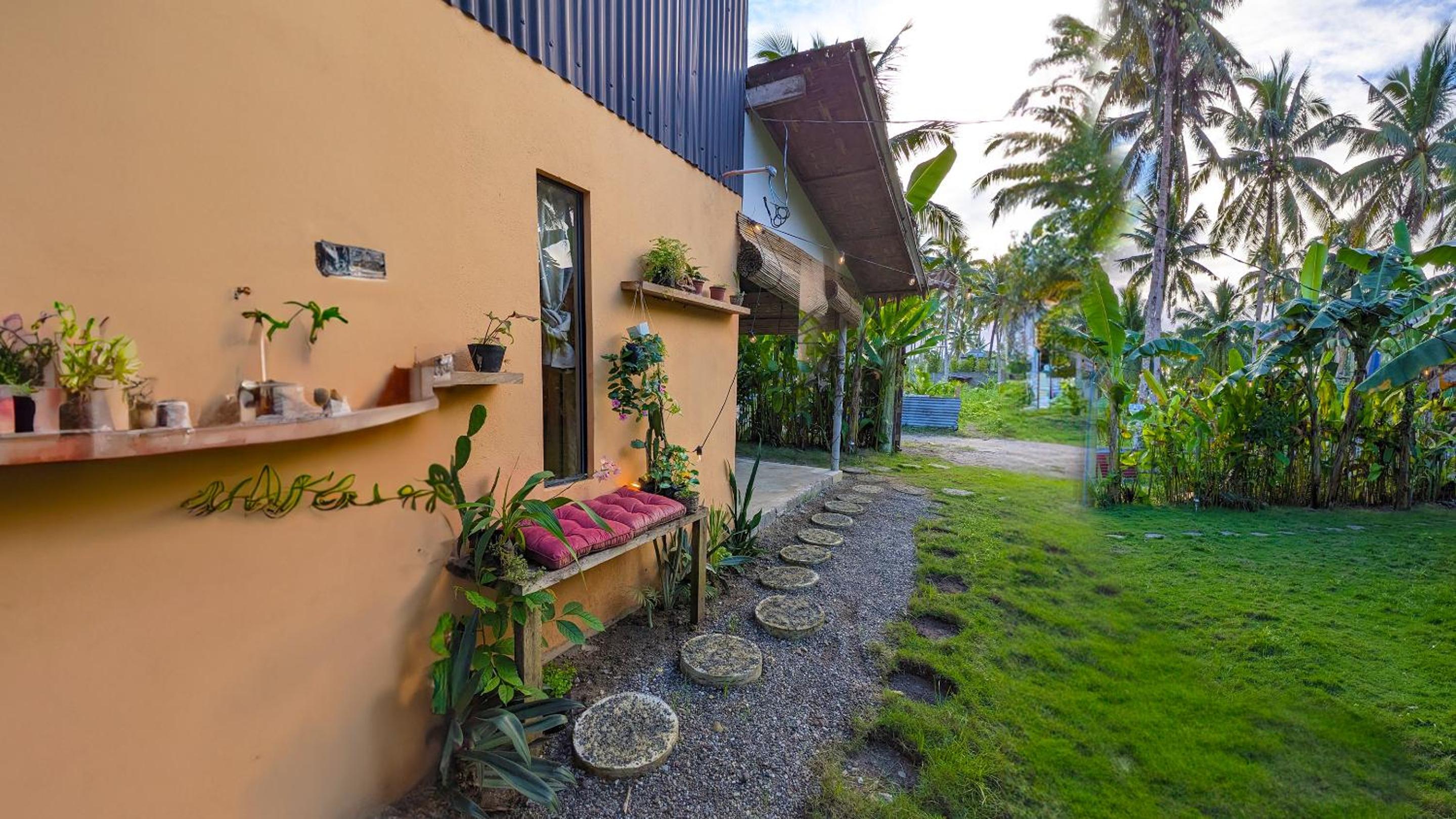 Tropical Haven with Dedicated Office Space in Siargao view 5