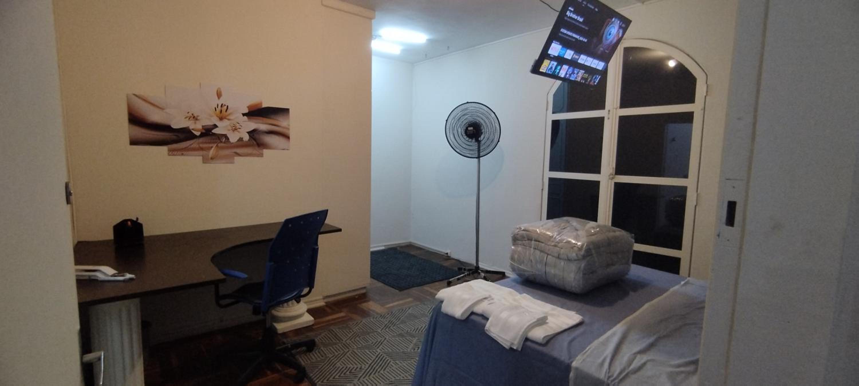 Suíte luxo com sacada mobiliada Q1