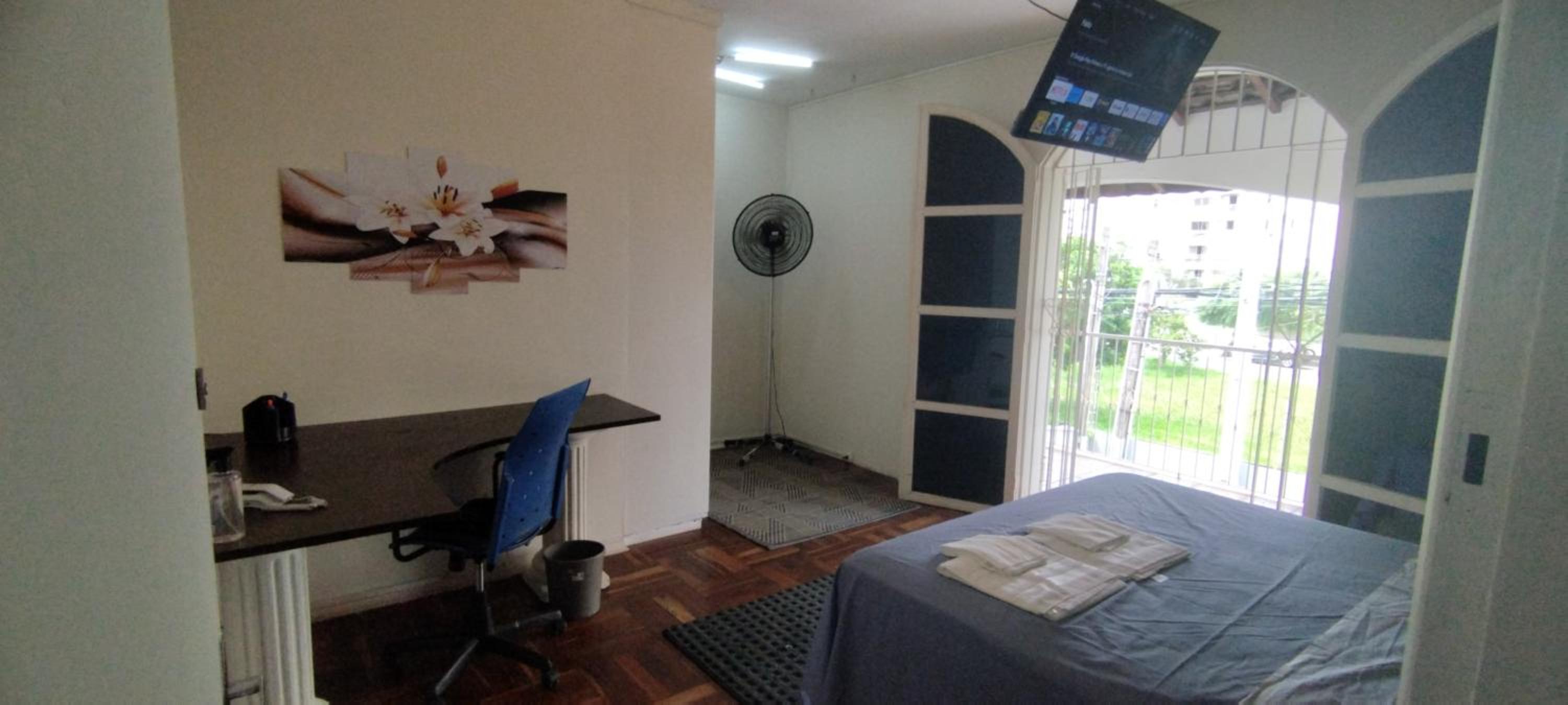 Suíte luxo com sacada mobiliada Q1