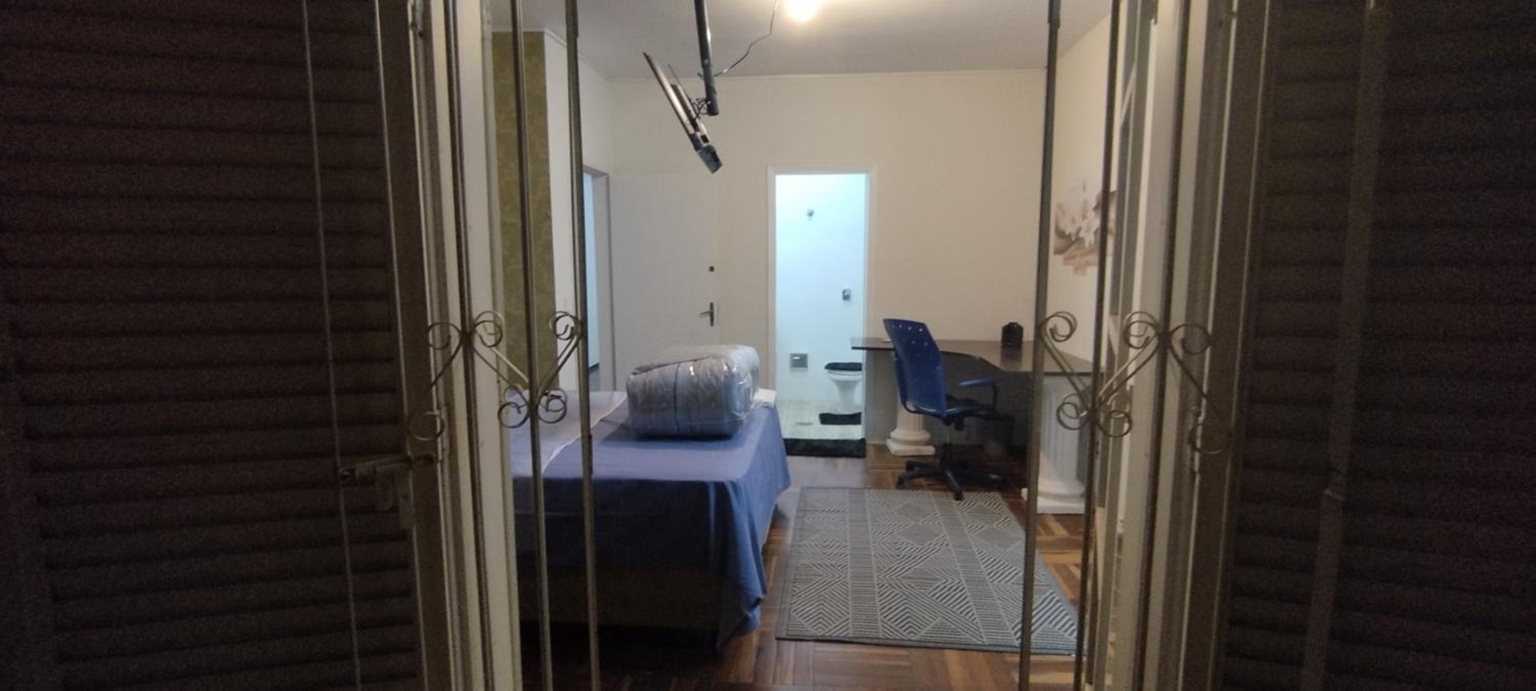 Suíte luxo com sacada mobiliada Q1