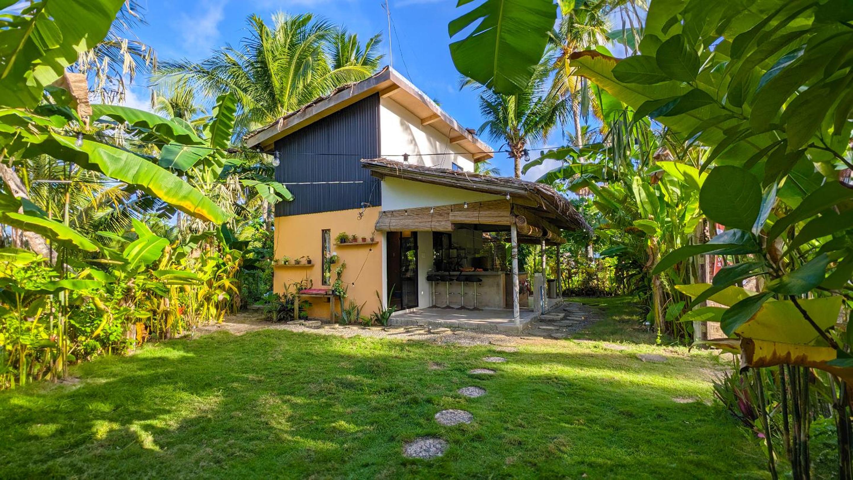 Tropical Haven with Dedicated Office Space in Siargao view 2