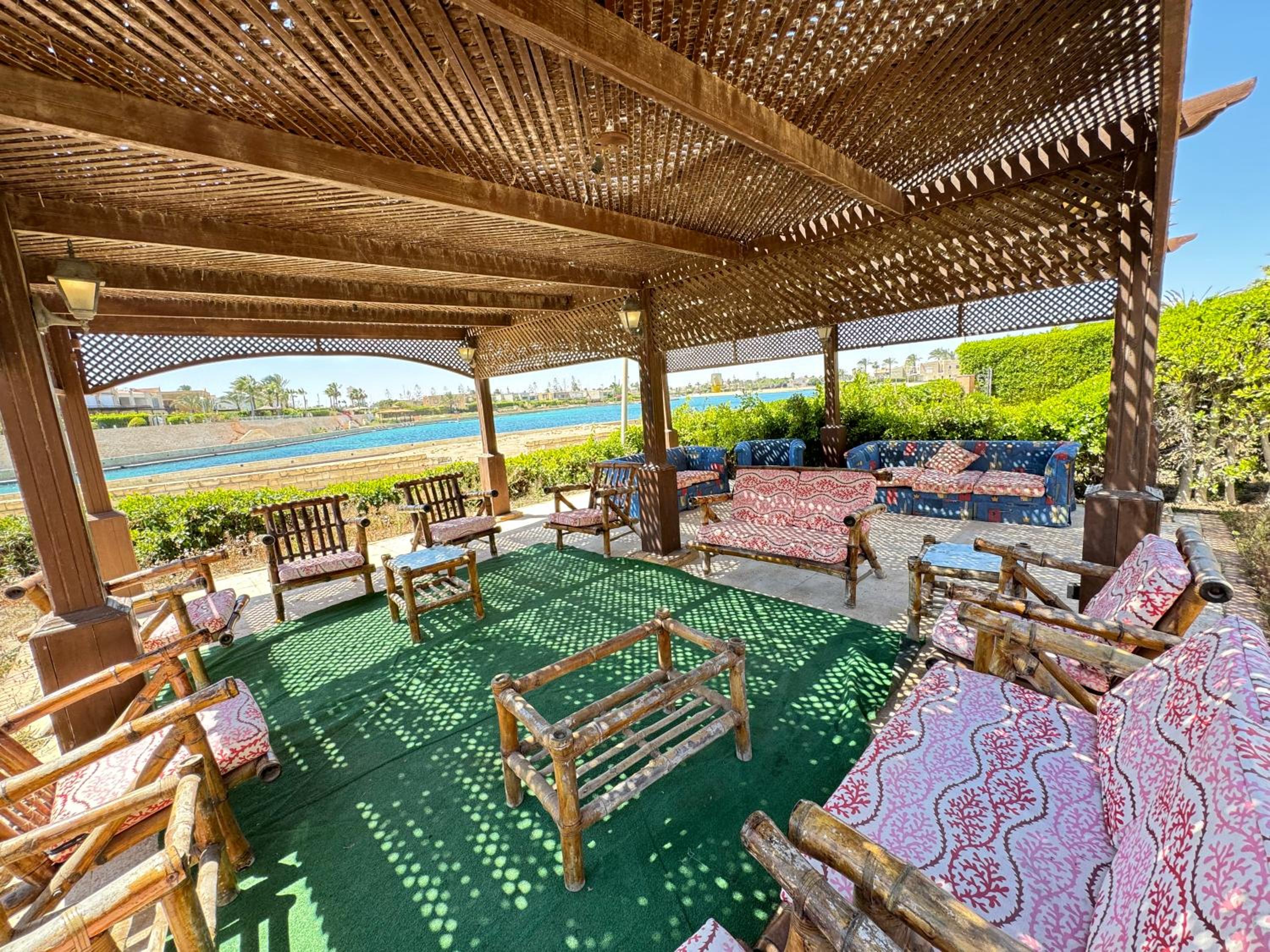 Villa marina 5 first row on lake 5 bed rooms ac view 3