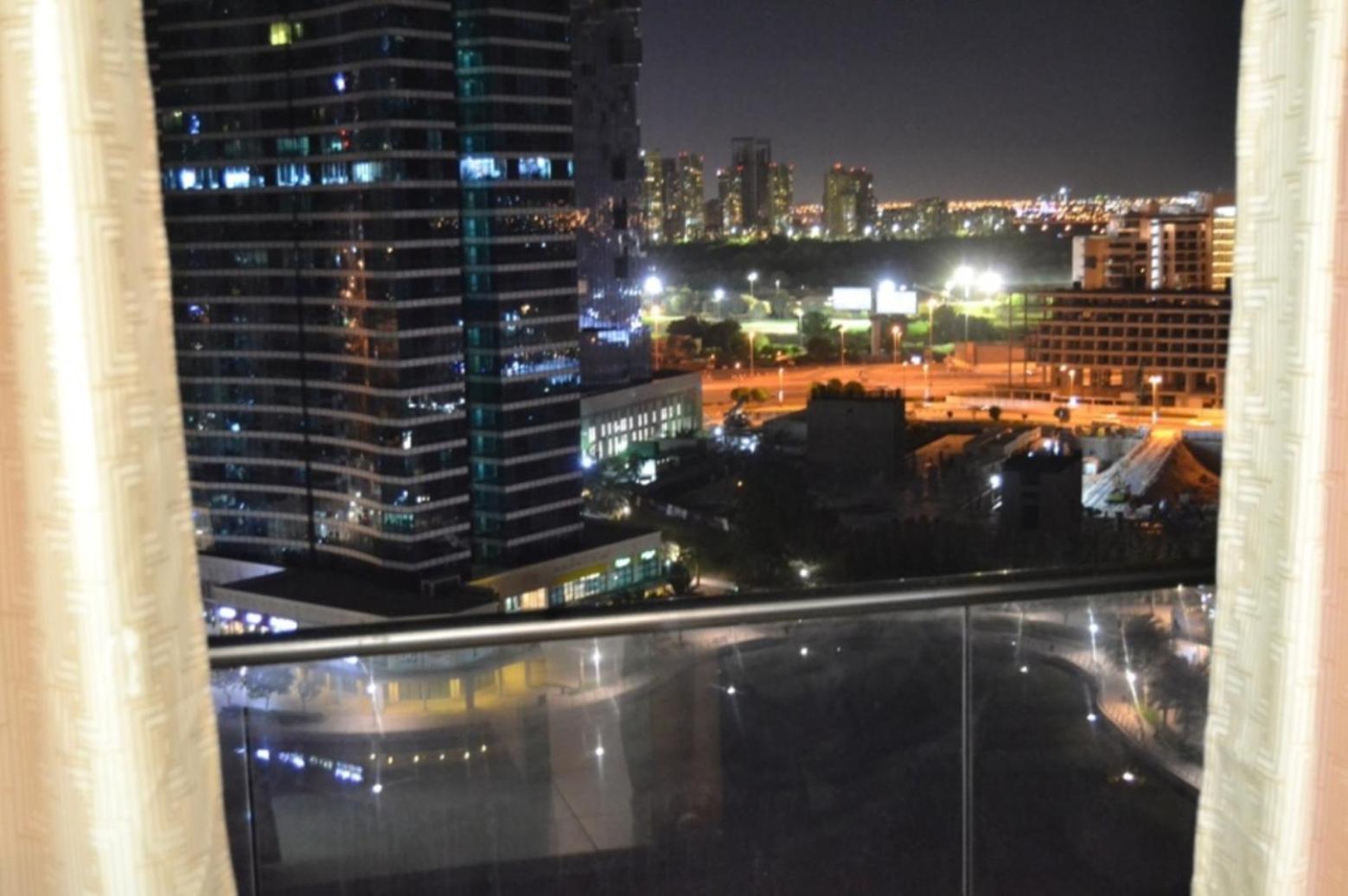 Click Stay - JLT - Studio & Balcony Lakes view Entire Apartment -RA