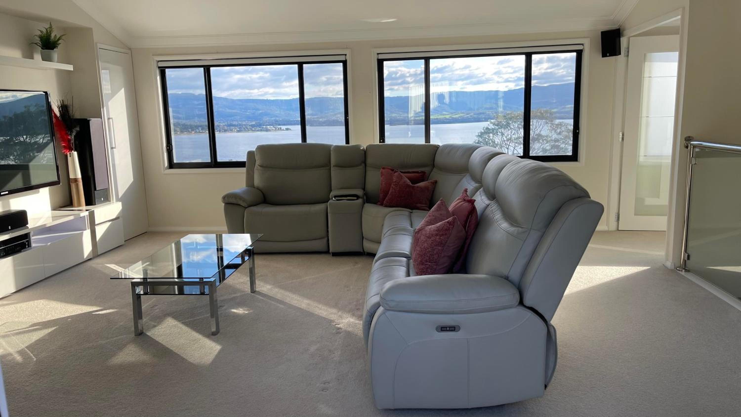 HEATed Pool, Lake & Beach, Luxury 5 B/R House