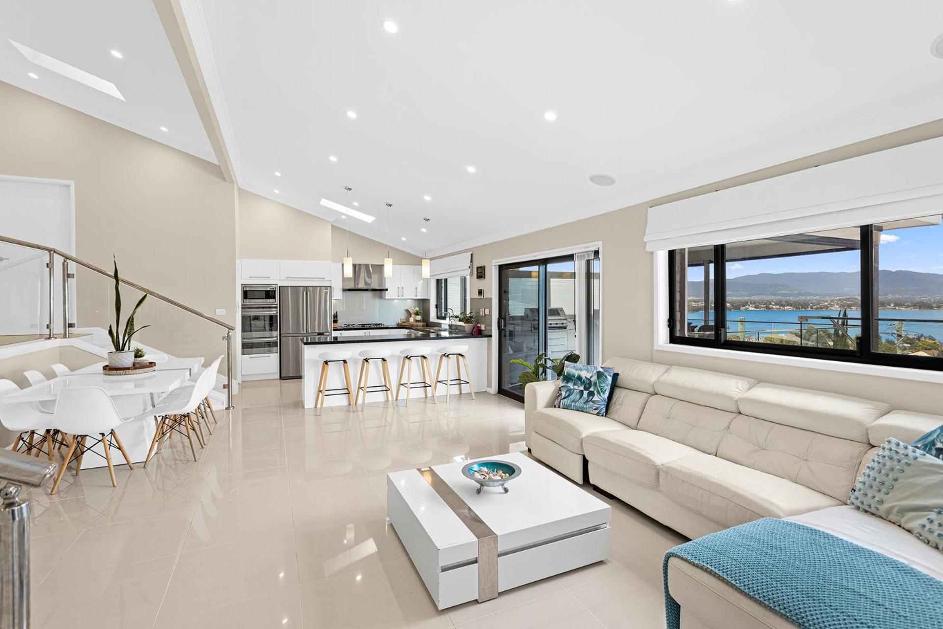 HEATed Pool, Lake & Beach, Luxury 5 B/R House