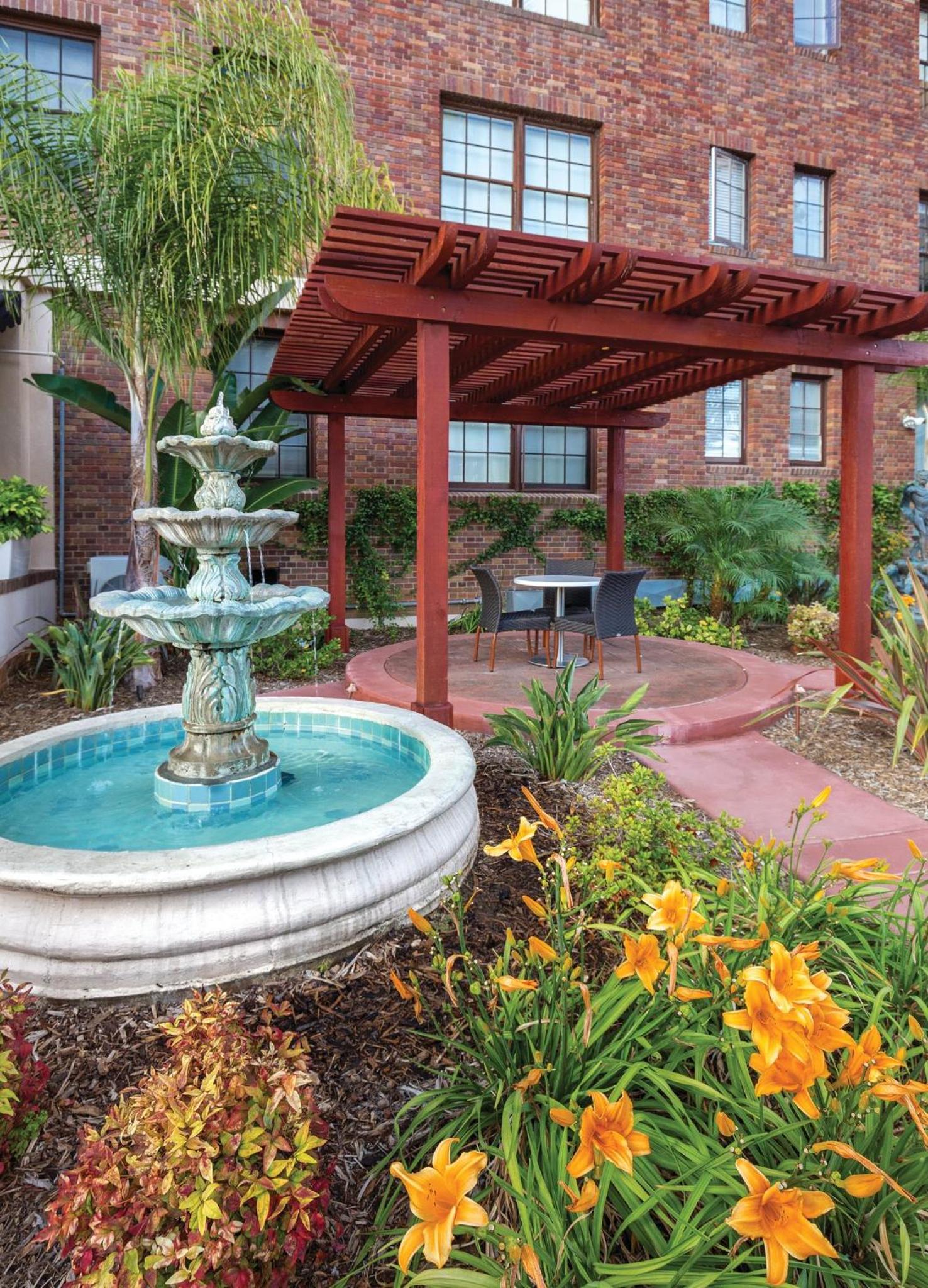 Inn at the Park: San Diego Suites view 5
