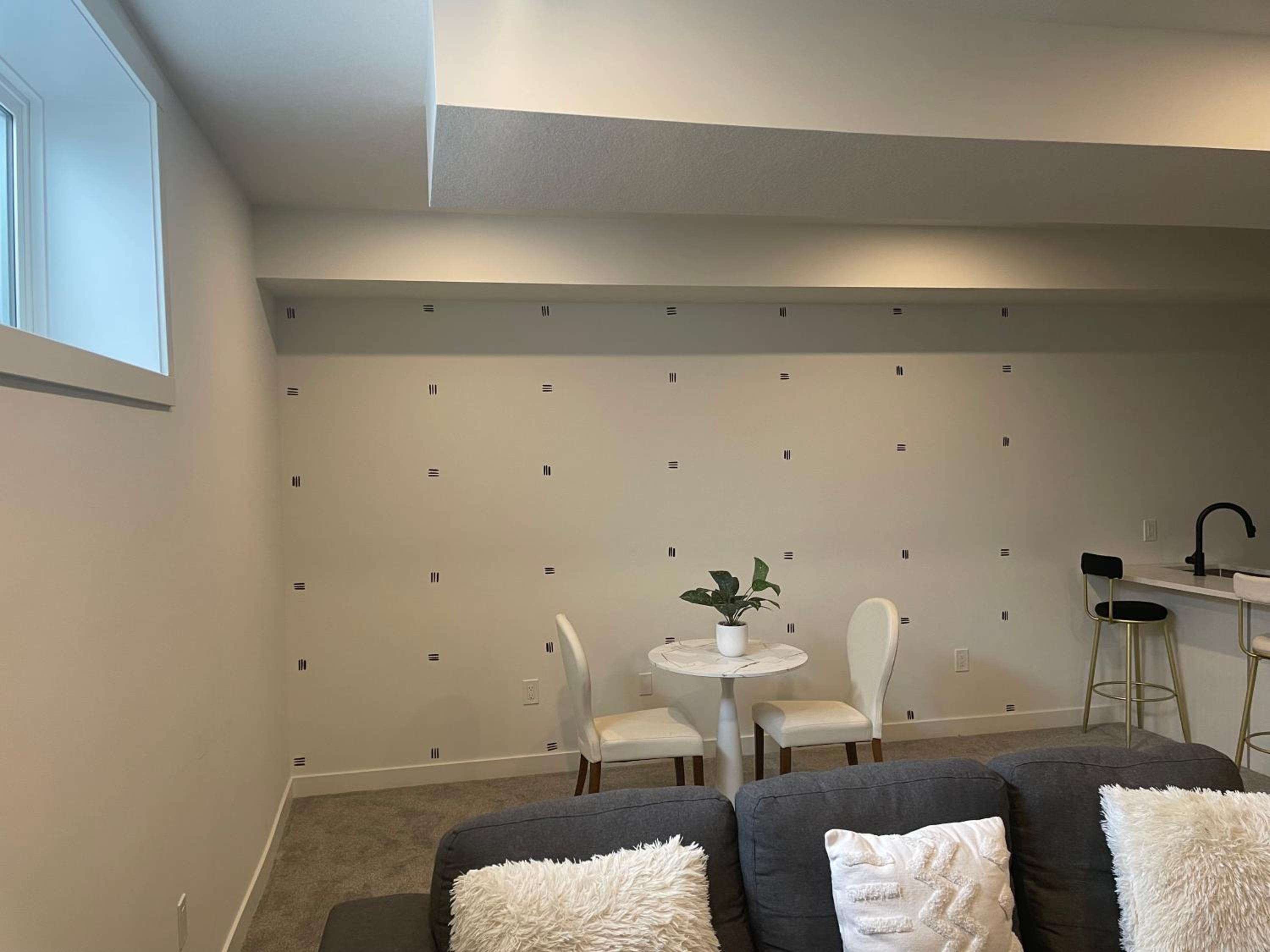 Emerald Suite with 2 beds - 10 minutes from downtown