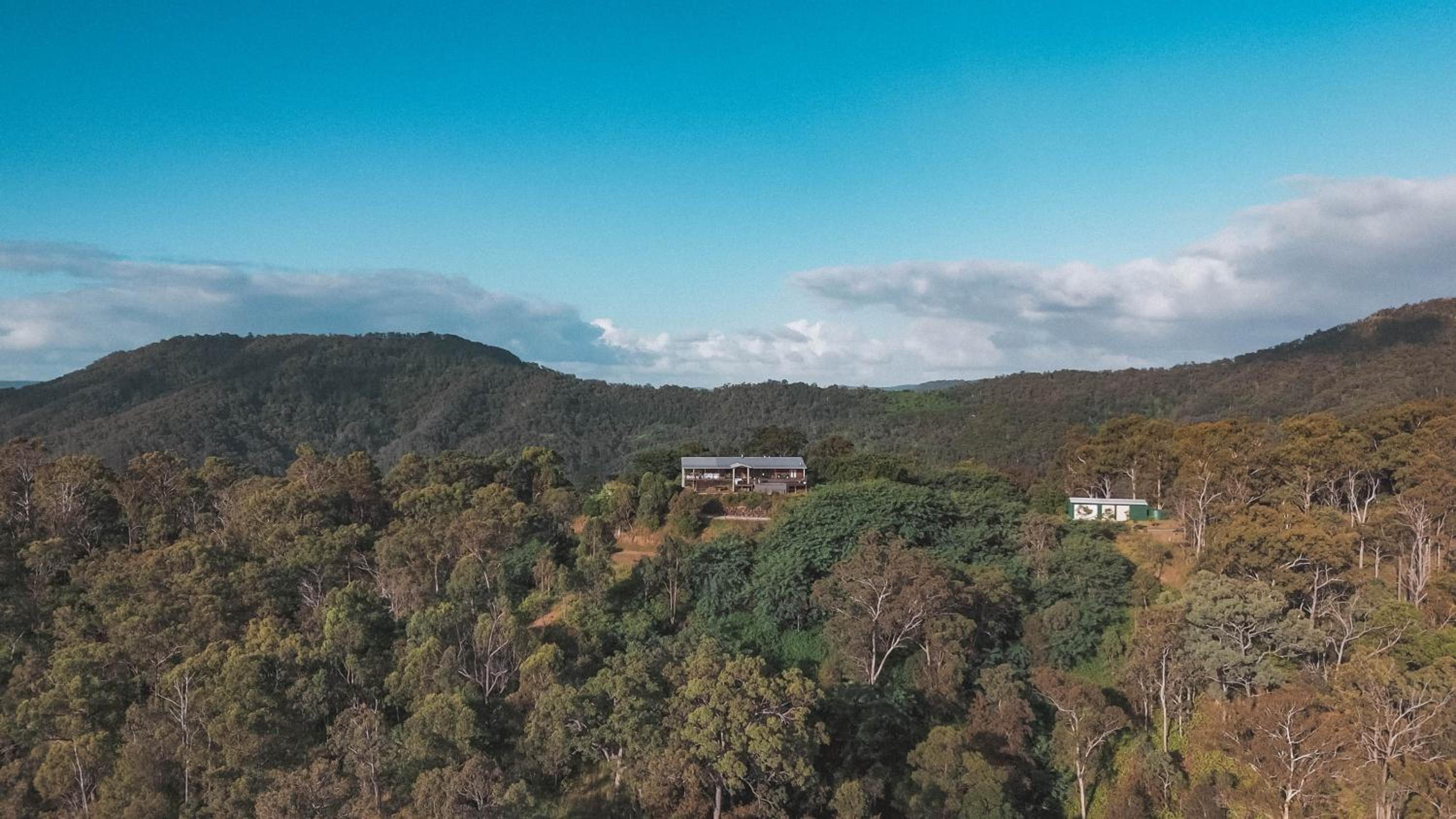 Luxurious Hinterland Guest House with HEATED POOL Sleeps 10 Brisbane Scenic Rim Gold Coast
