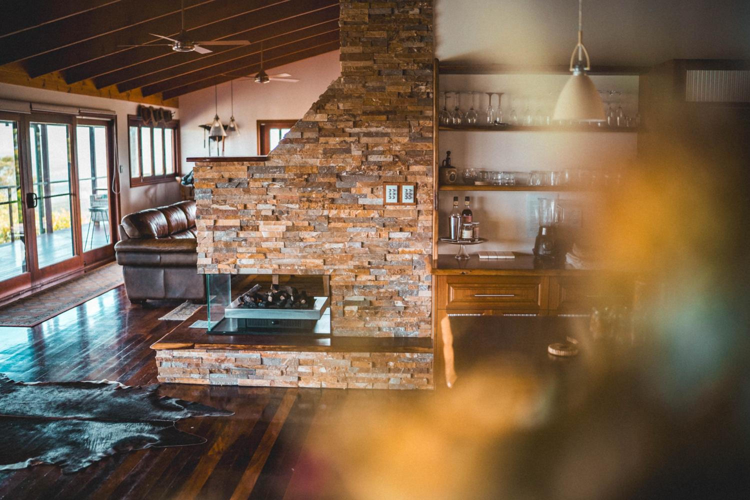 Luxurious Hinterland Guest House with HEATED POOL Sleeps 10 Brisbane Scenic Rim Gold Coast
