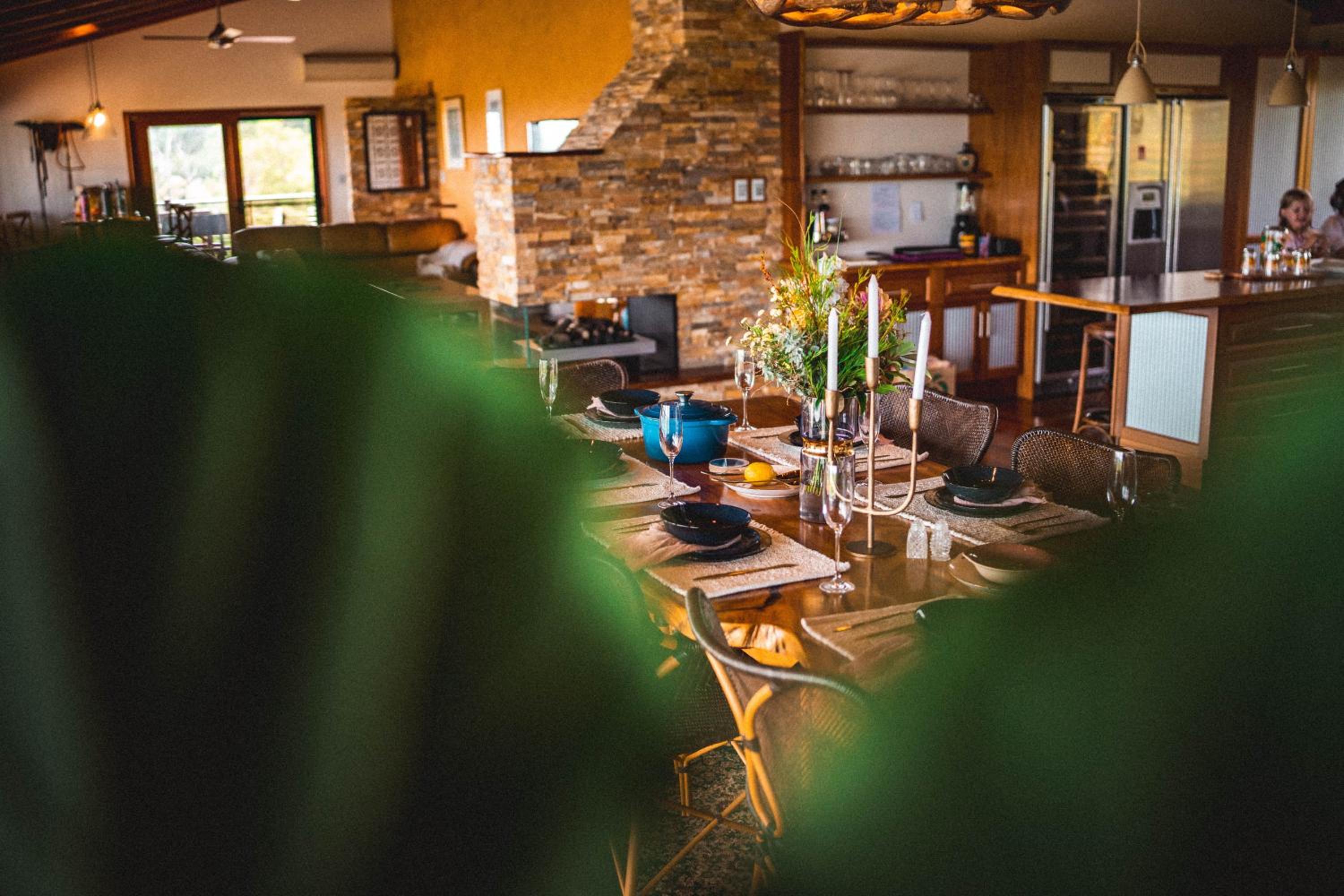 Luxurious Hinterland Guest House with HEATED POOL Sleeps 10 Brisbane Scenic Rim Gold Coast