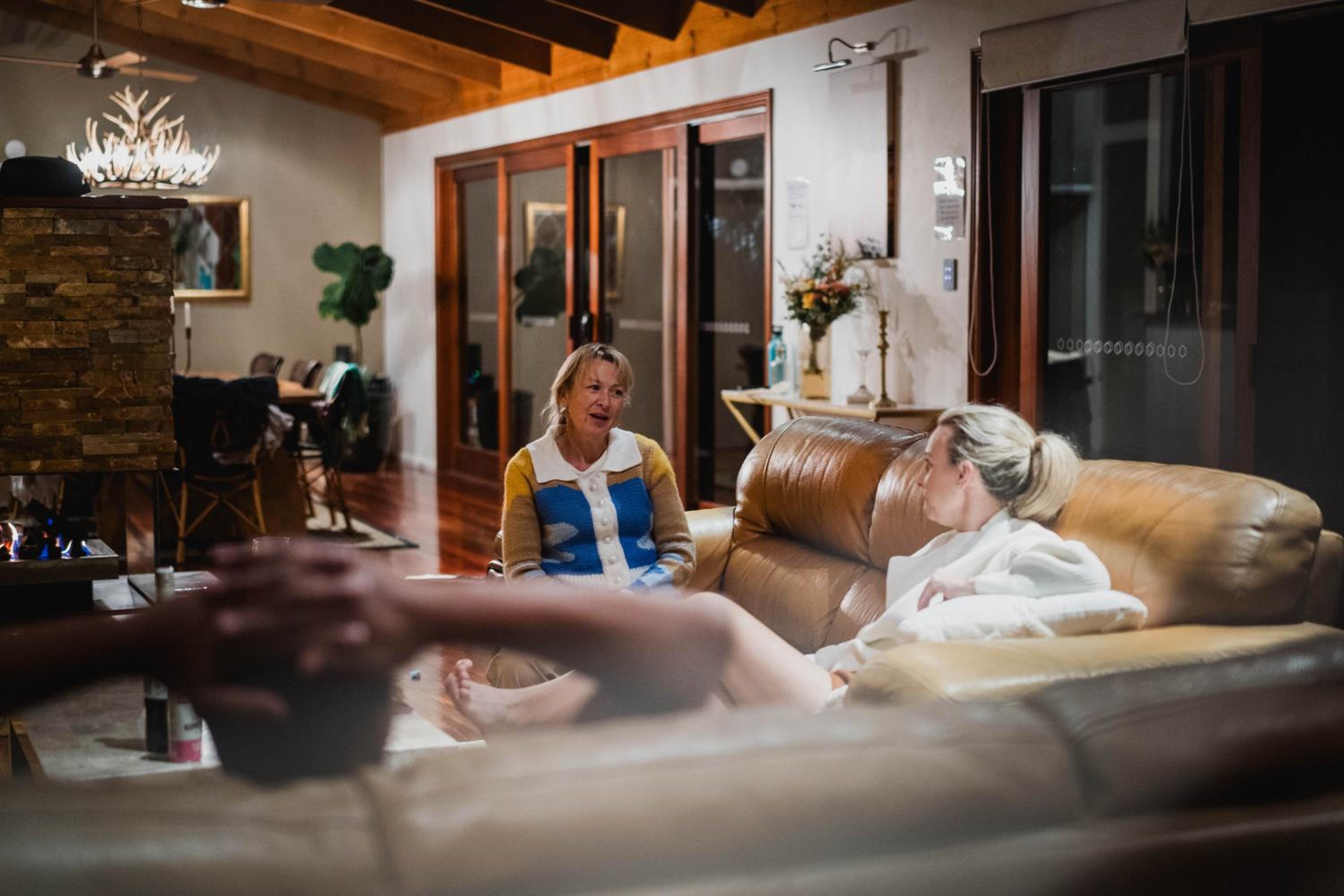 Luxurious Hinterland Guest House with HEATED POOL Sleeps 10 Brisbane Scenic Rim Gold Coast