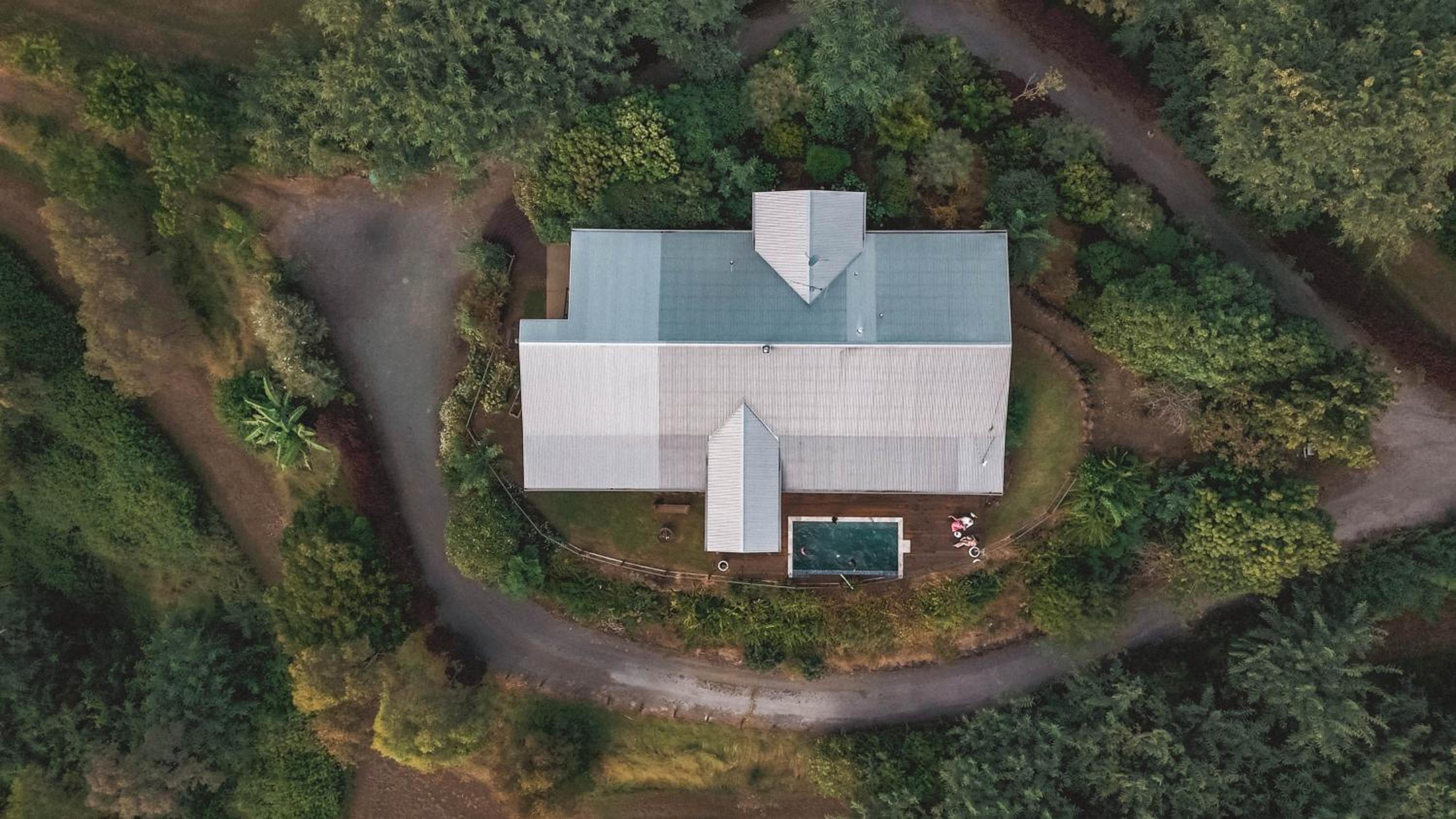Luxurious Hinterland Guest House with HEATED POOL Sleeps 10 Brisbane Scenic Rim Gold Coast
