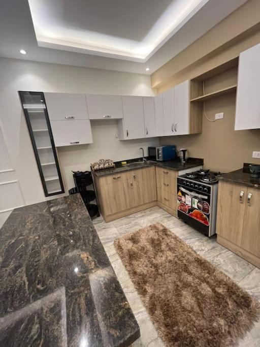 Lovely 3 room apartment in sheik zayed with garden view 2