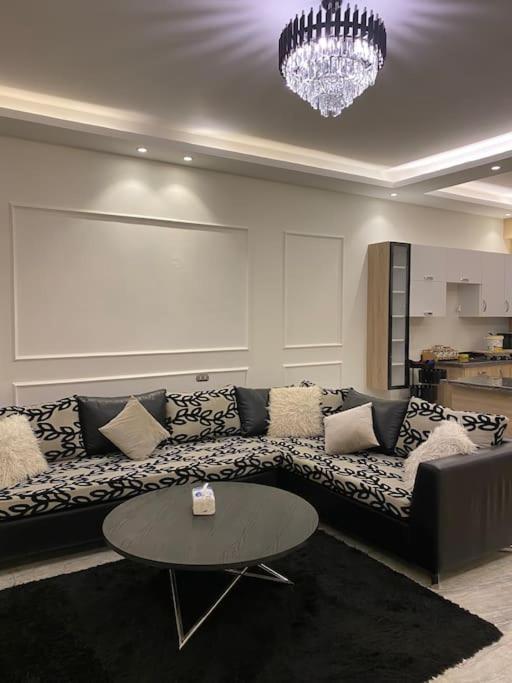 Lovely 3 room apartment in sheik zayed with garden view 3