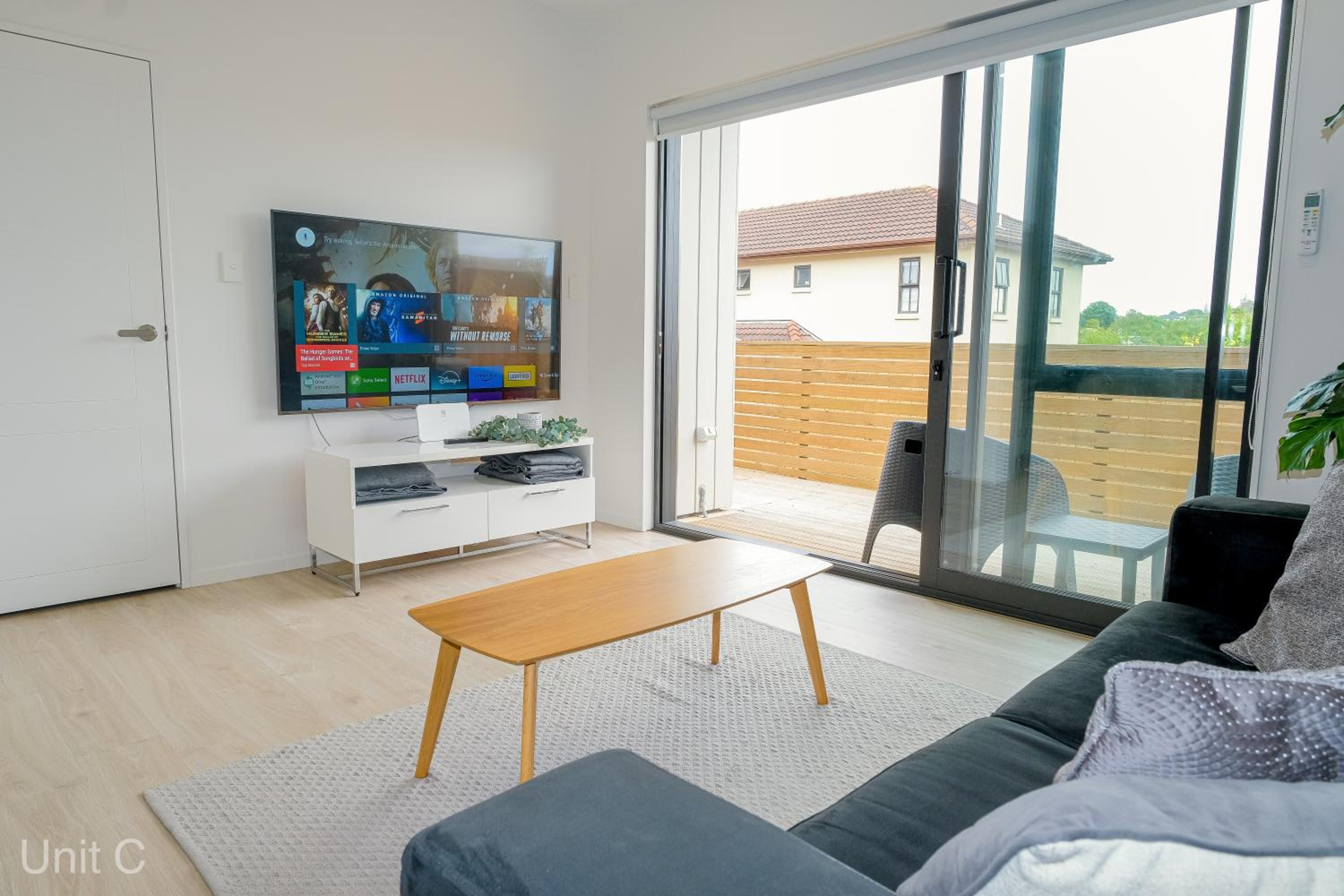 Modern Howick Town House Fibre WiFi Netflix
